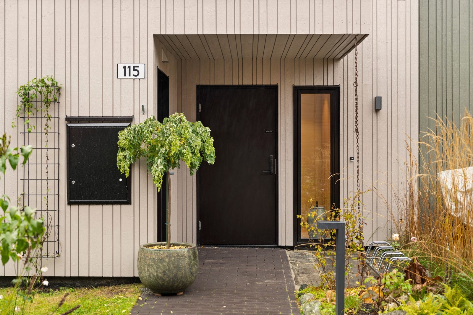 Adkomst med romslig sportsbod Galleribilde