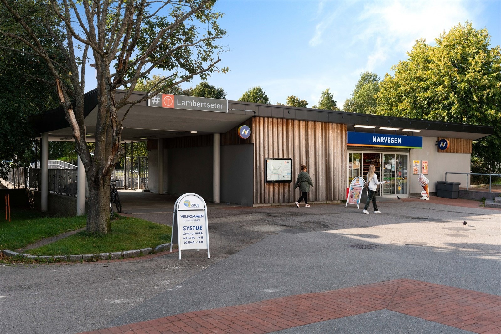 Det er svært god kollektivdekning med nærhet til T-bane og buss. Galleribilde