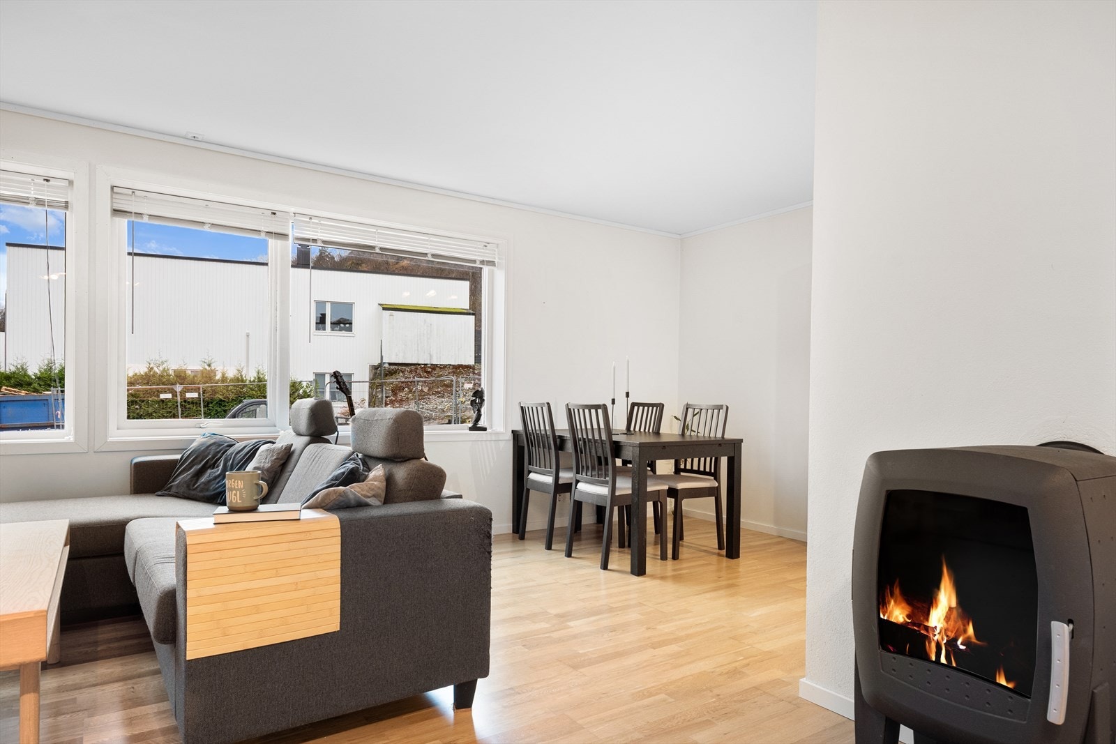 Vedovnen varmer godt på kalde dager Galleribilde