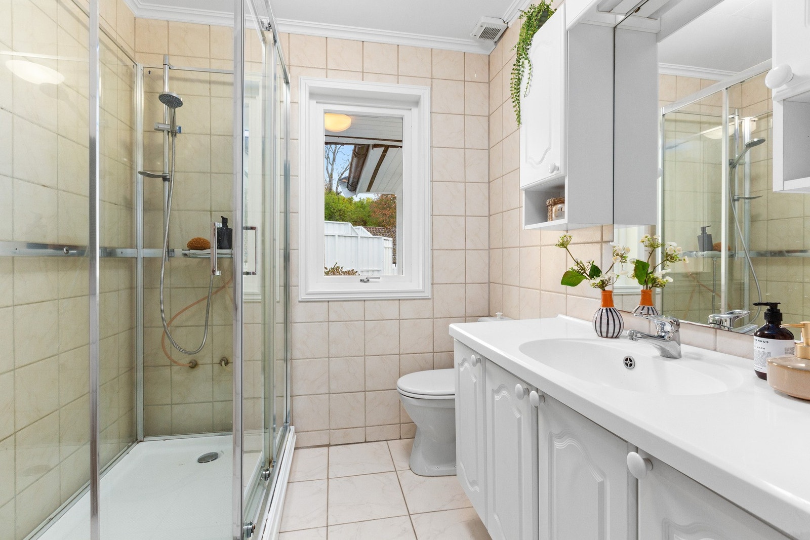 Flislagt bad/WC i første etasje Galleribilde