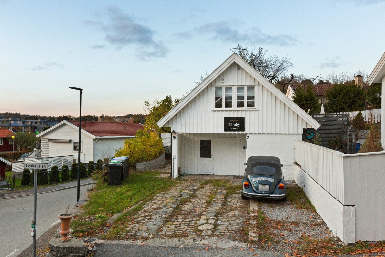 Plass til flere biler i oppkjørselen Galleribilde