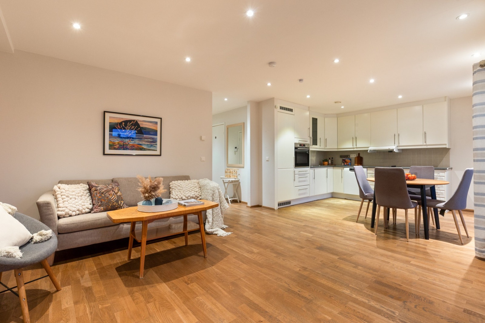 Leiligheten har en fin planløsning Galleribilde