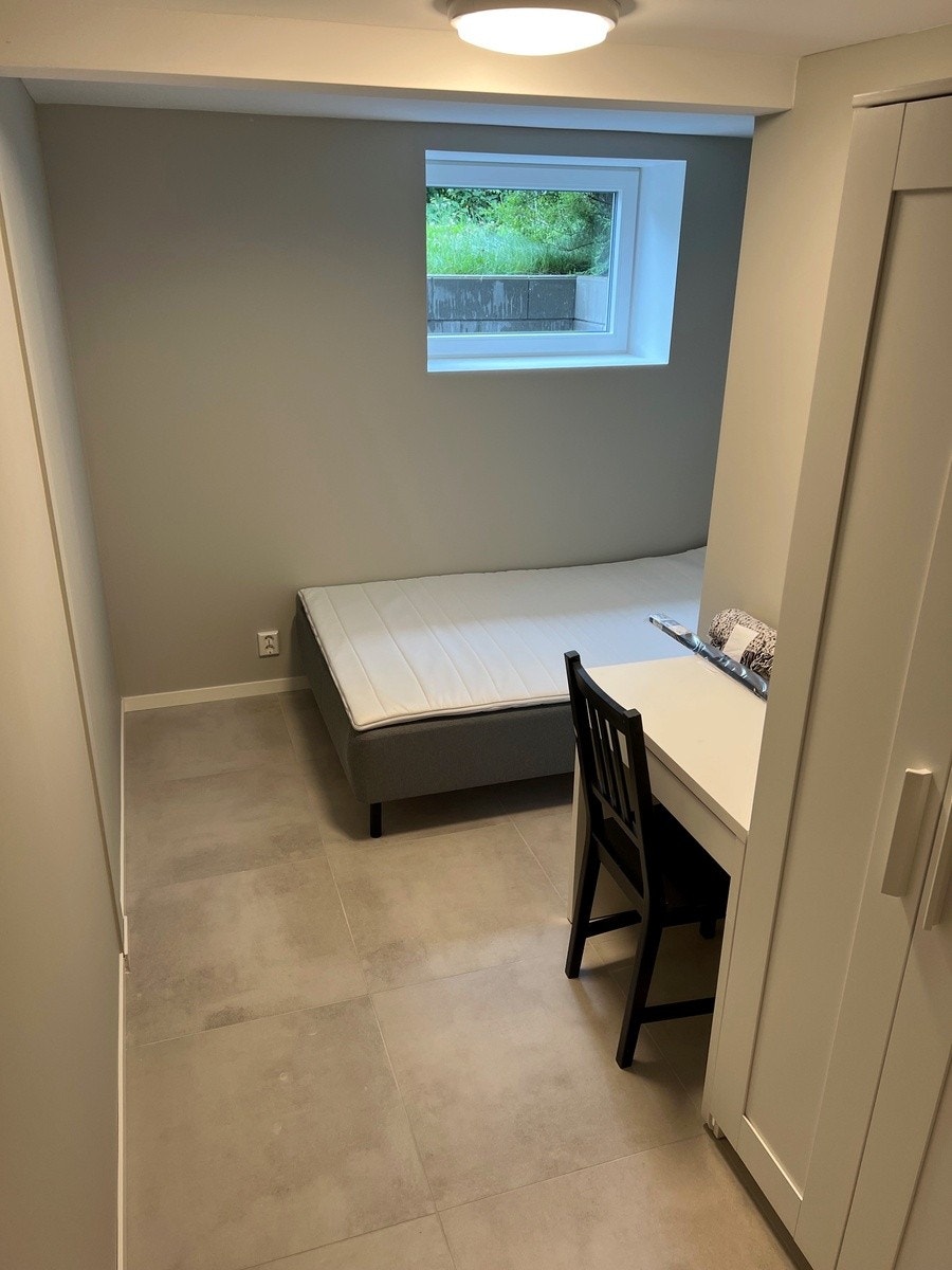 Hybel - Sokkel Galleribilde