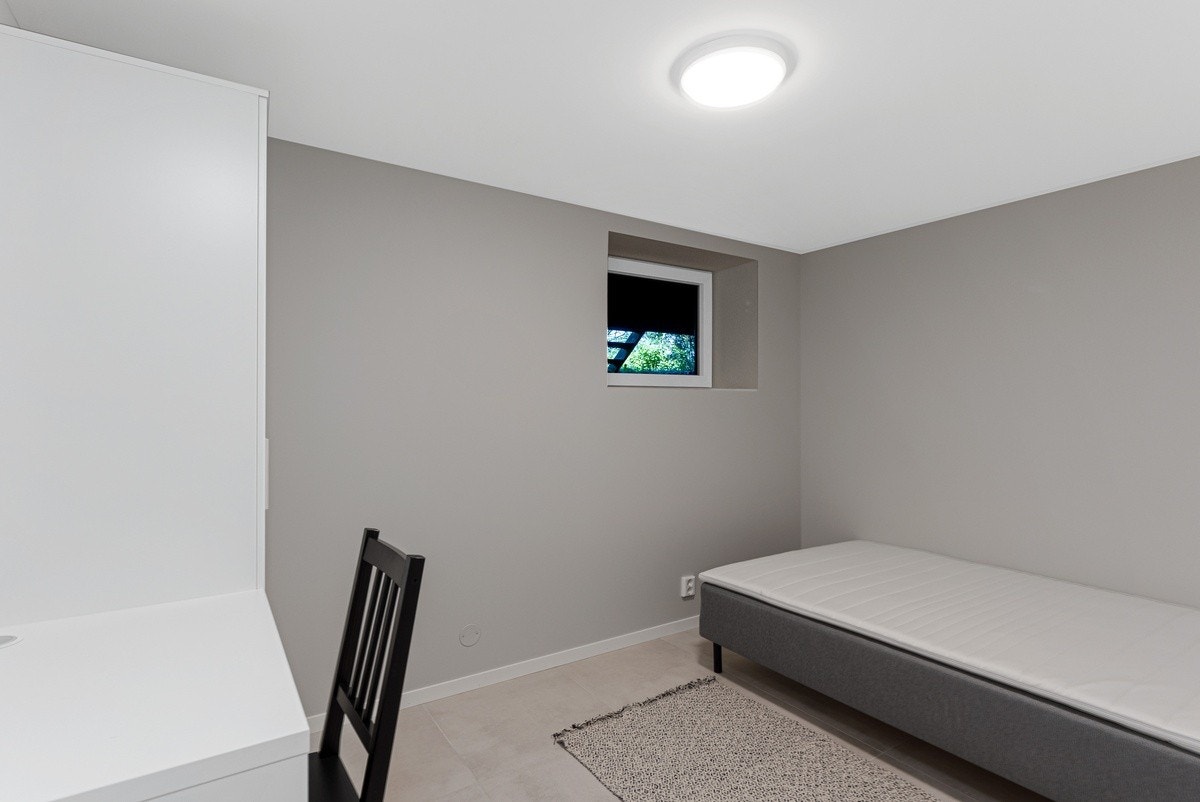 Hybel - Sokkel Galleribilde