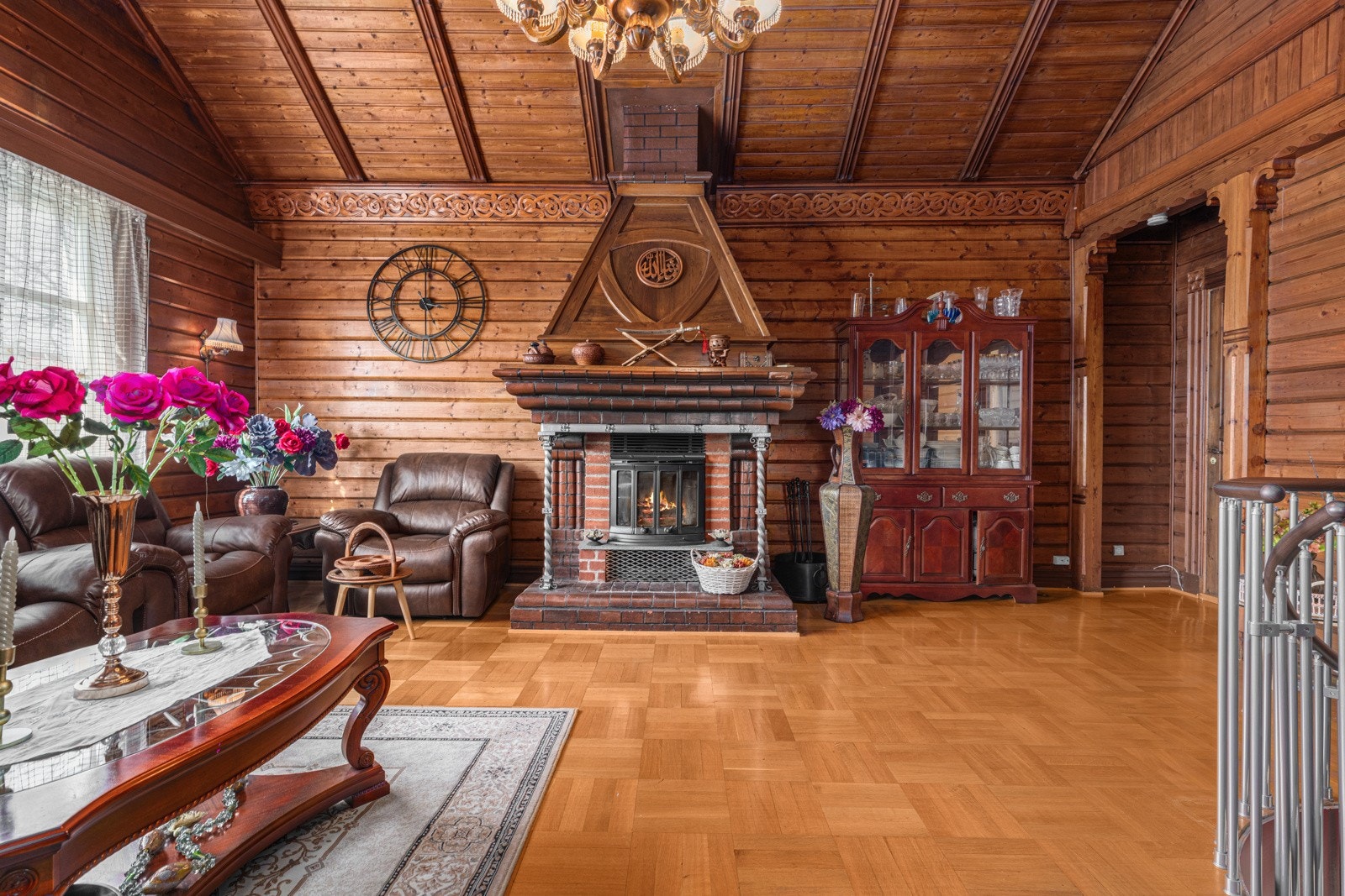 Det fremkommer videre at eiendommen (hovedhuset) er registrert med Vernekategori 3. Galleribilde