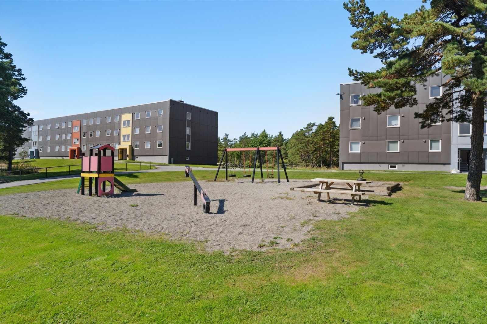 Lekeplass like utenfor Galleribilde