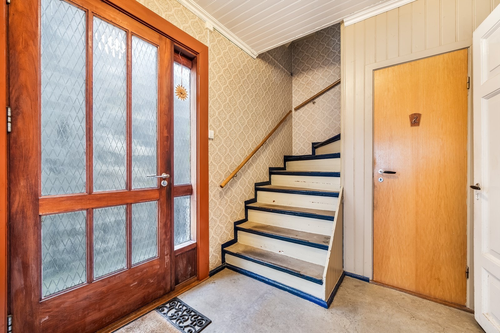 Trapp opp til 2. etasje. Galleribilde