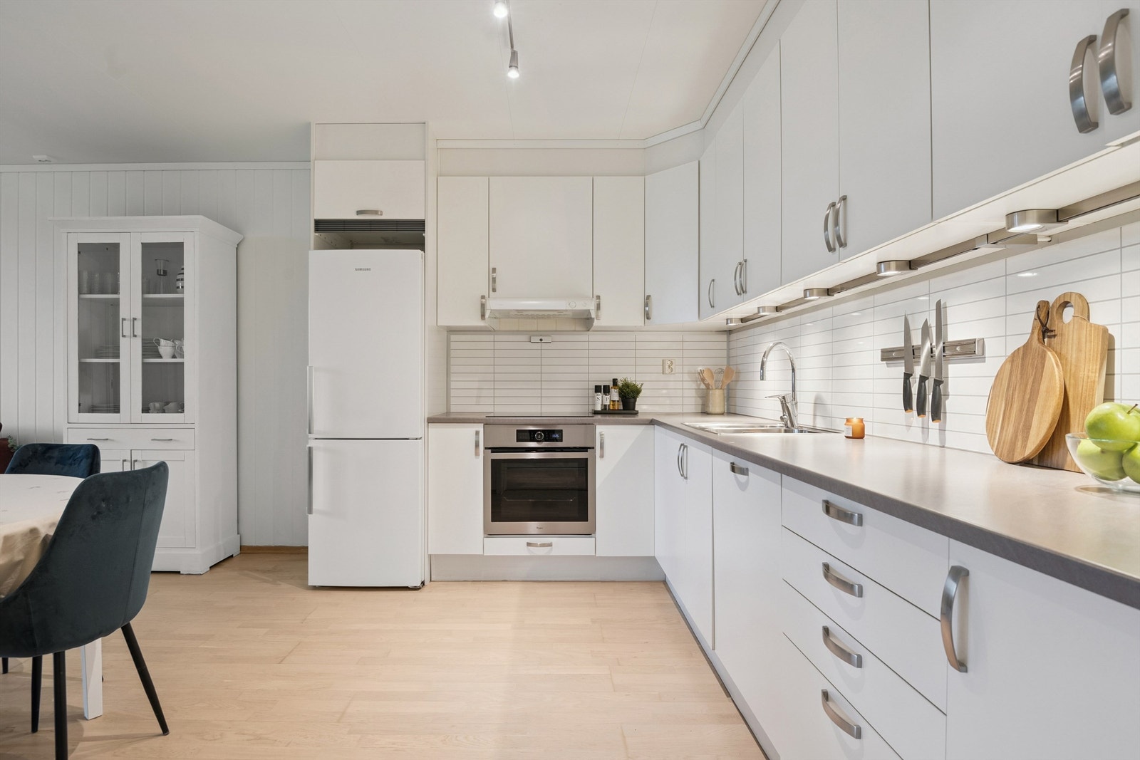 Leiligheten har en gjennomgående god standard fra byggeåret 2017. Galleribilde