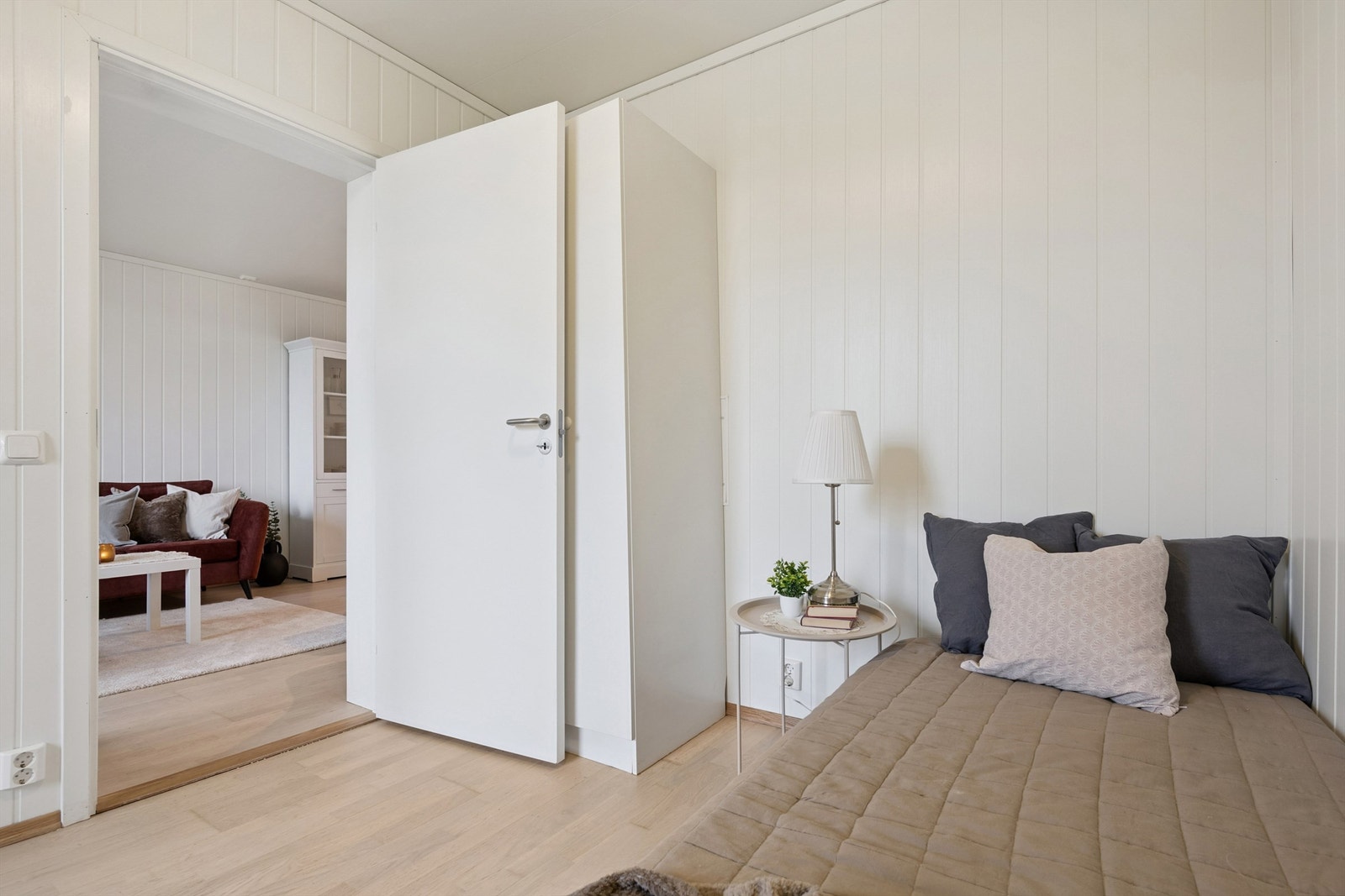 Det andre soverommet passer utmerket som gjesterom, barnerom eller kontor. Galleribilde