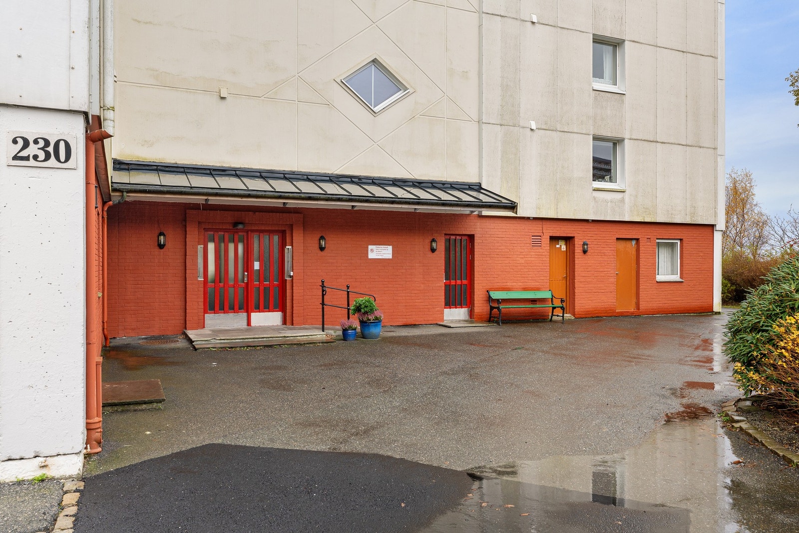 Borettslaget har pent opparbeidete ute- og fellesområder. Galleribilde