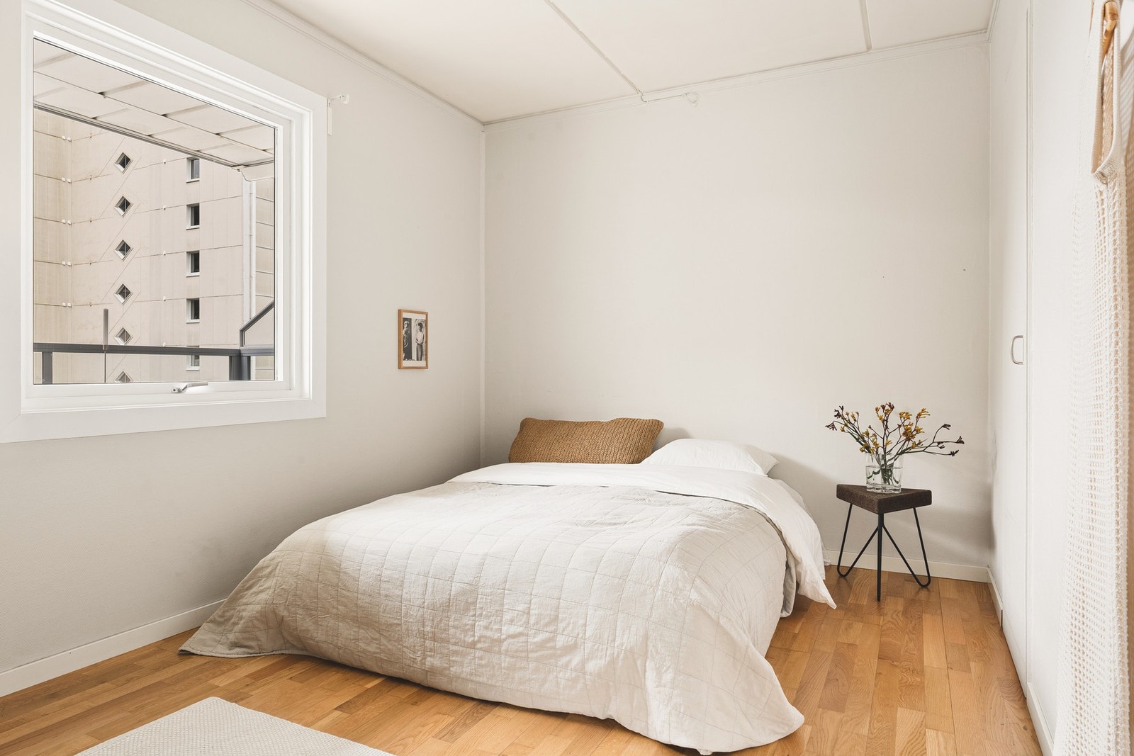 Leiligheten har to romslige soverom på henholdsvis 11,5 og 11,1 kvm. Galleribilde