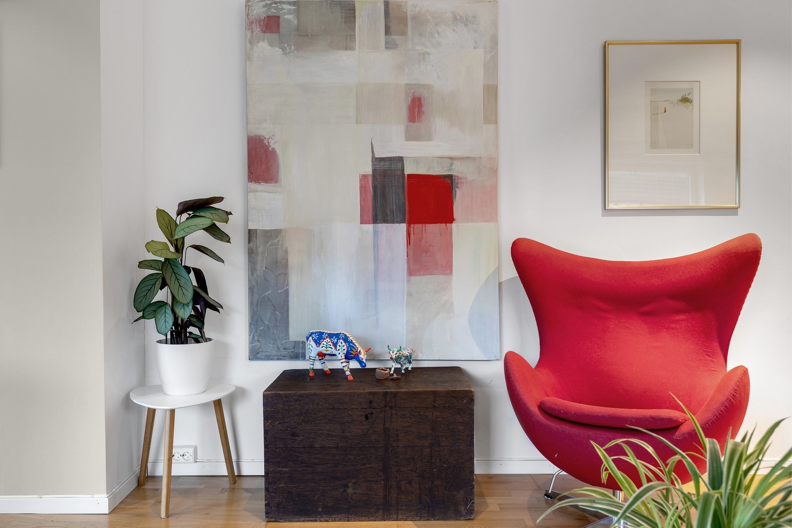 Rommets planløsning gir deg muligheten til å innrede i flere sittesoner. Galleribilde