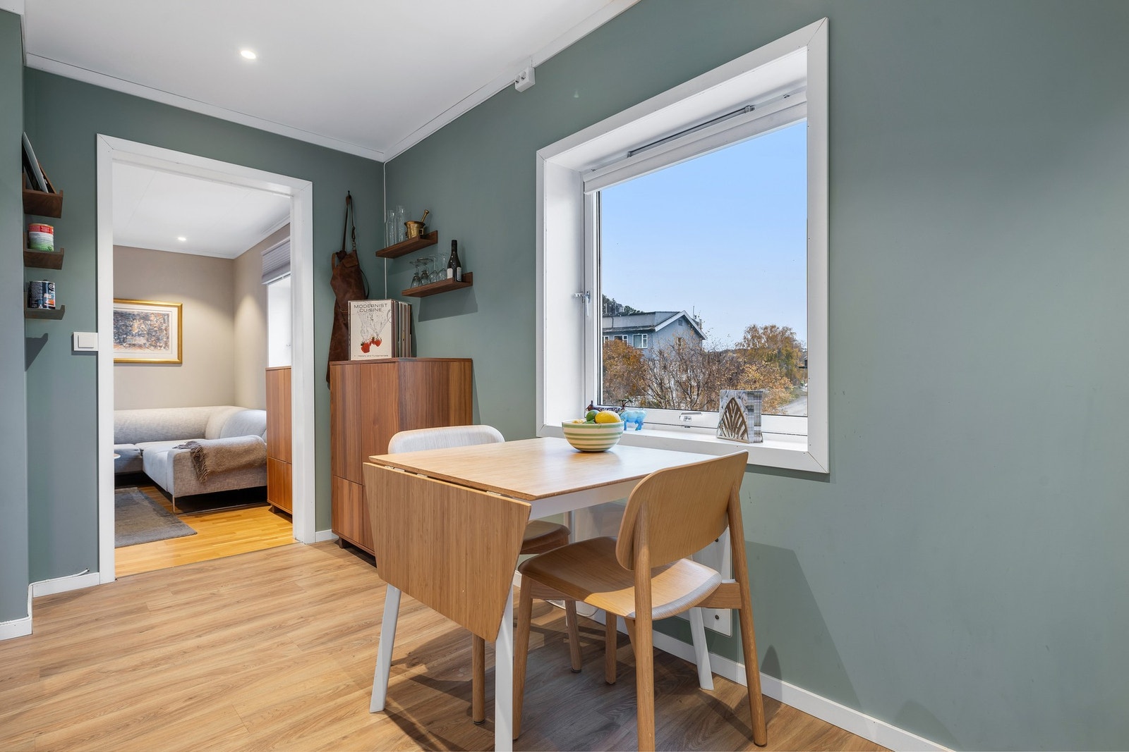 Kjøkkenet er på 13 kvm og har rom for å innredes med en sittegruppe eller annet møblement. Galleribilde