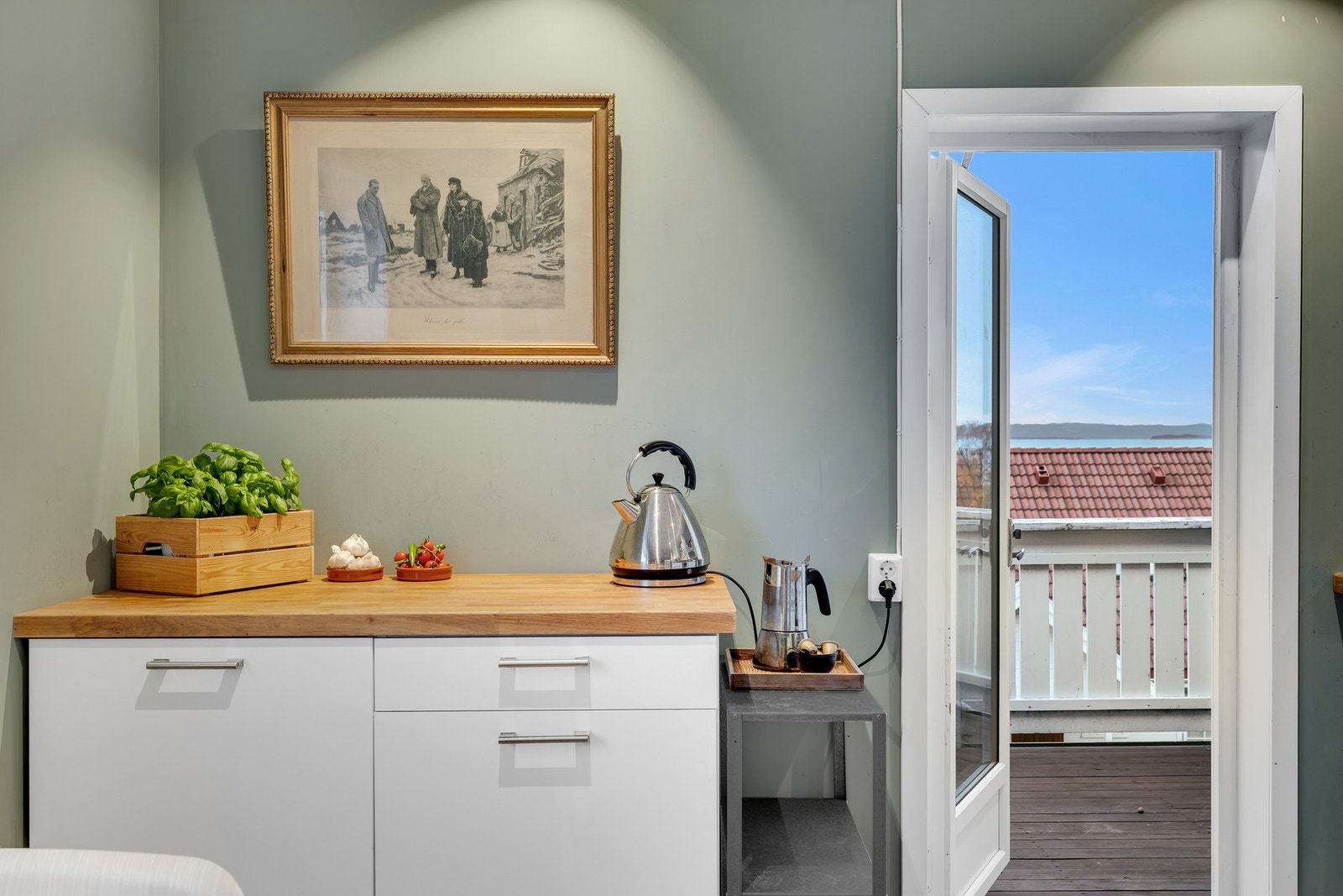 Fra kjøkkenet har du utgang til takterrasse. Galleribilde