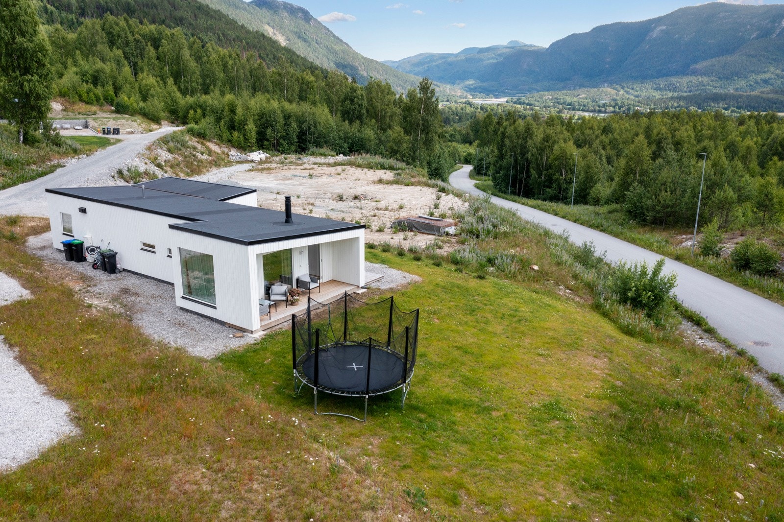 Velkommen til Hellingi 3, en moderne bolig med alt på ei flate. Galleribilde