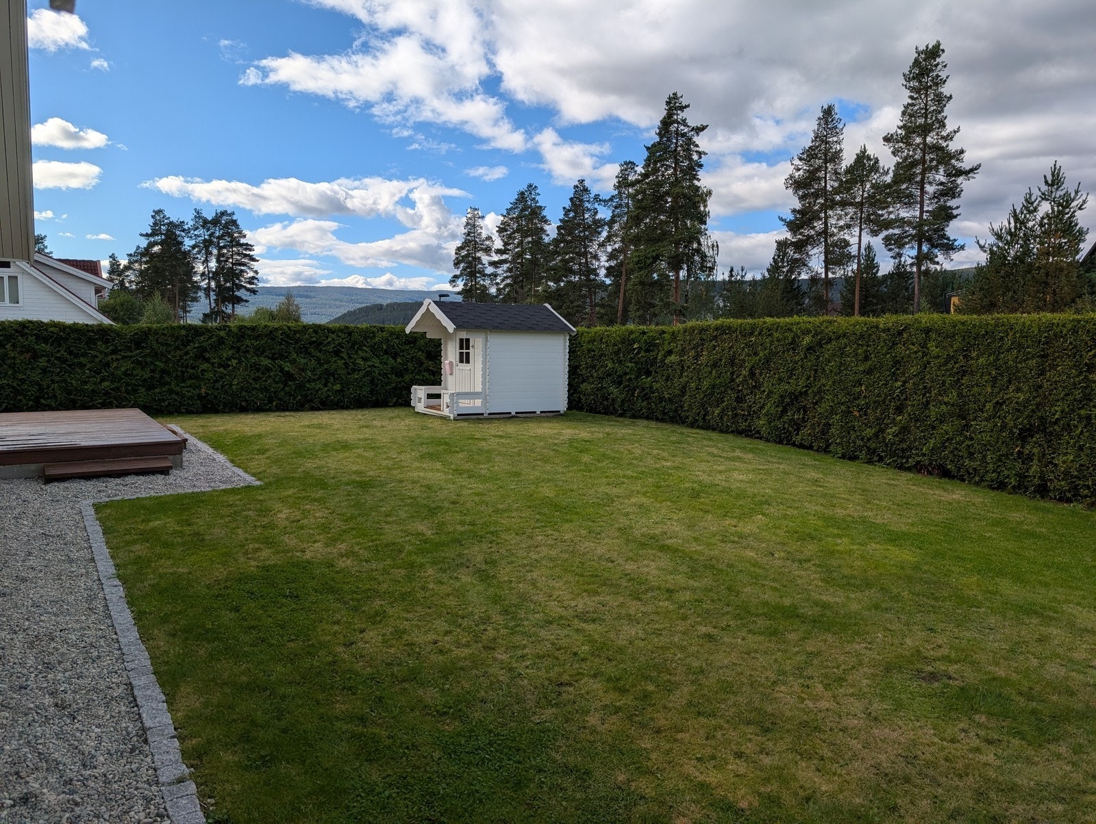 Hage på baksiden av huset Galleribilde