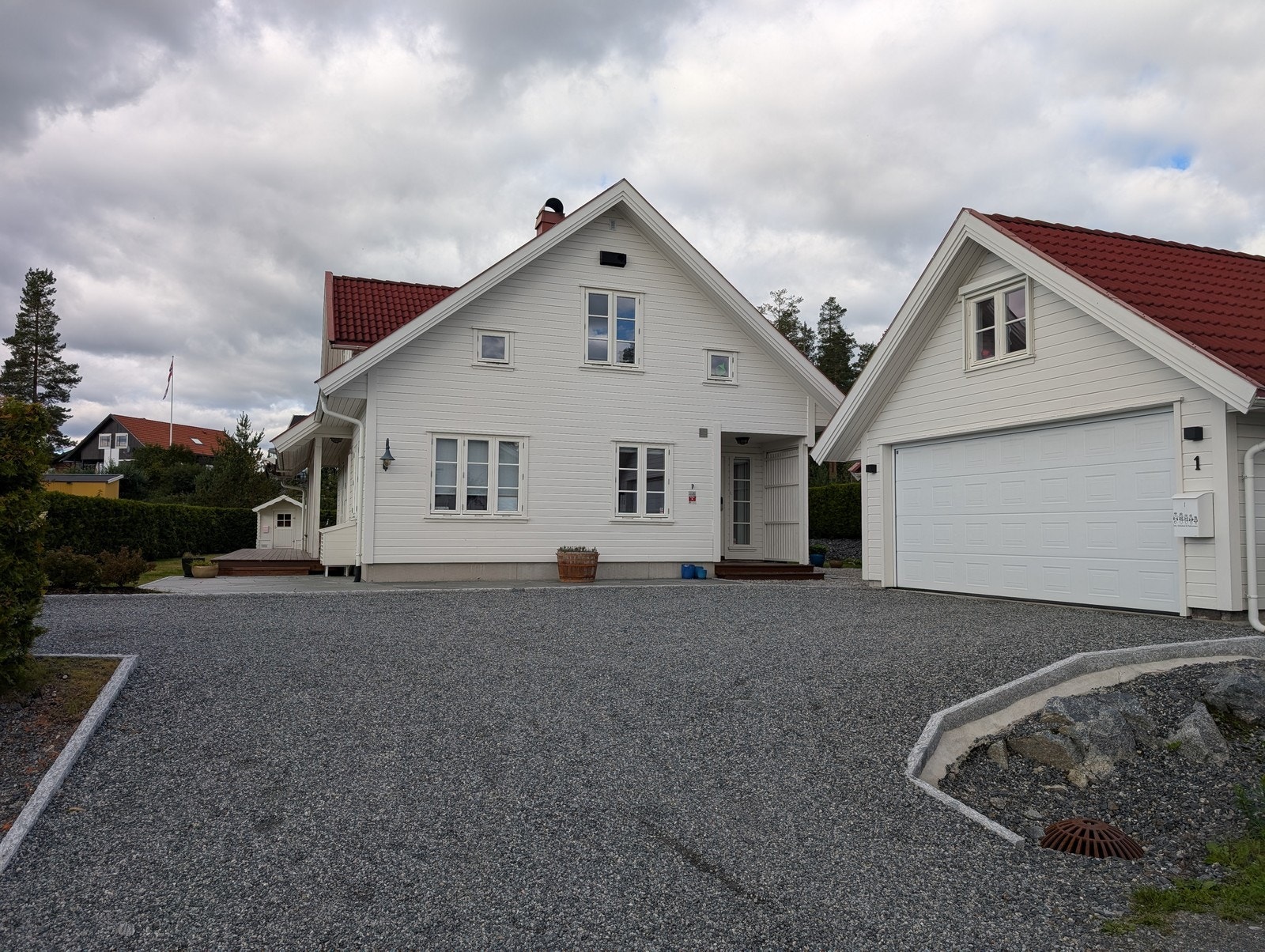 Lys enebolig med 4 soverom og garasje! Galleribilde