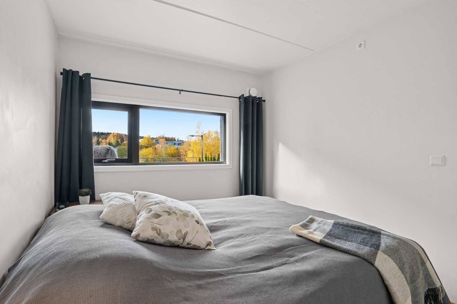 Soverommet vender mot terrassen. Galleribilde