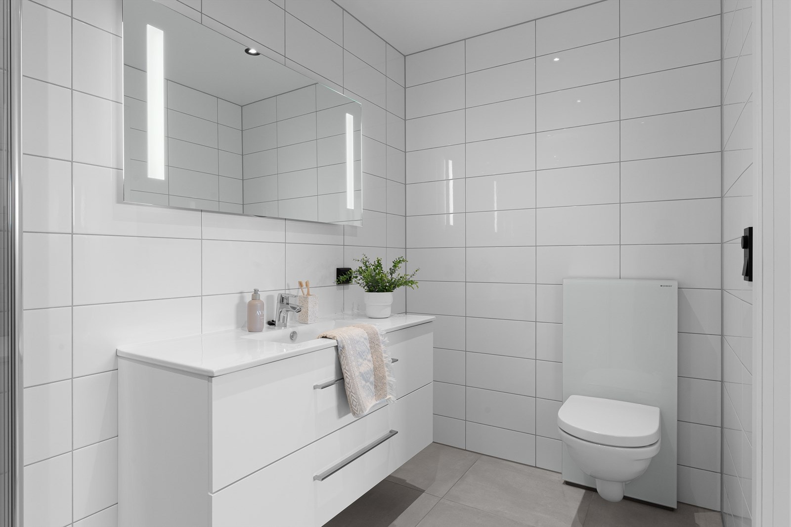 Hovedsoverommet har tilgang til eget bad og walk-in-closet. (Bilde tatt fra H0401) Galleribilde