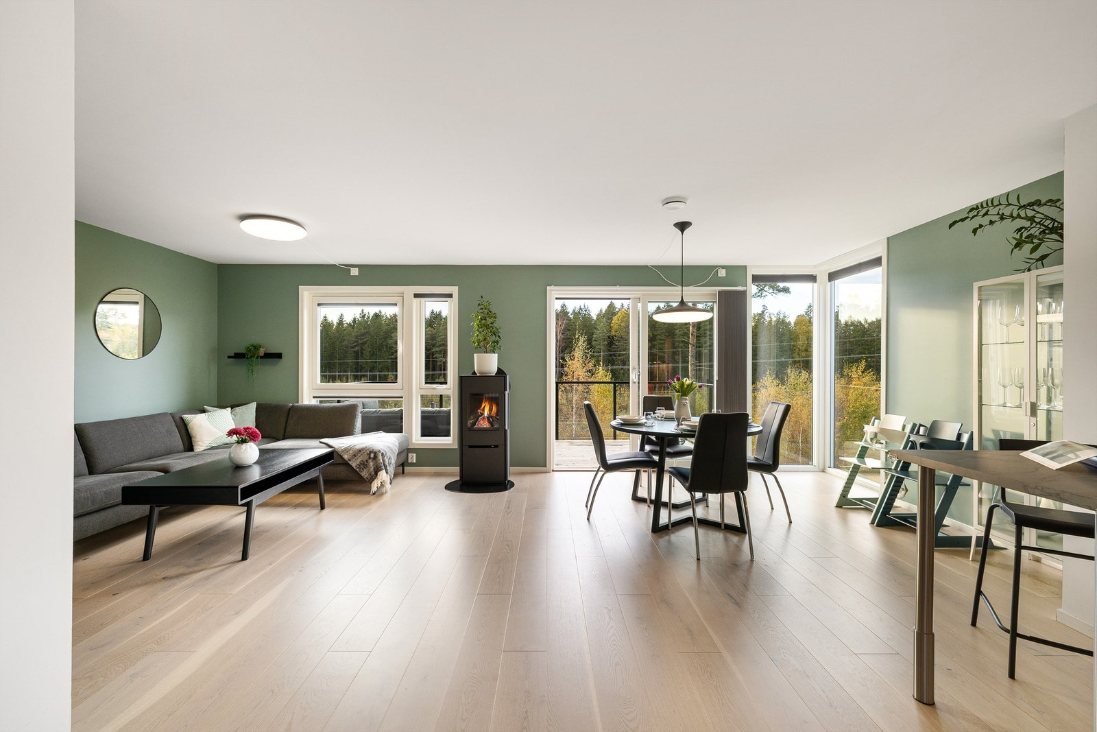 Rådalslia 14 presenteres av Kenneth Graarud Olsen i Krogsveen. Galleribilde