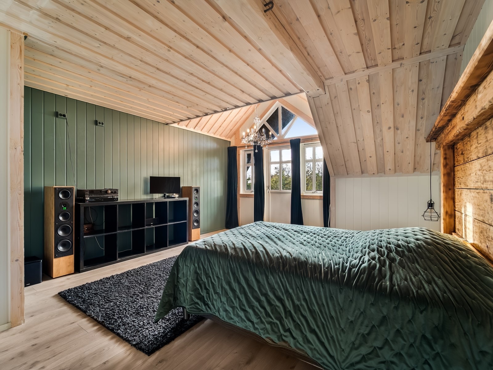 Loftstue som i dag benyttes som soverom. Galleribilde