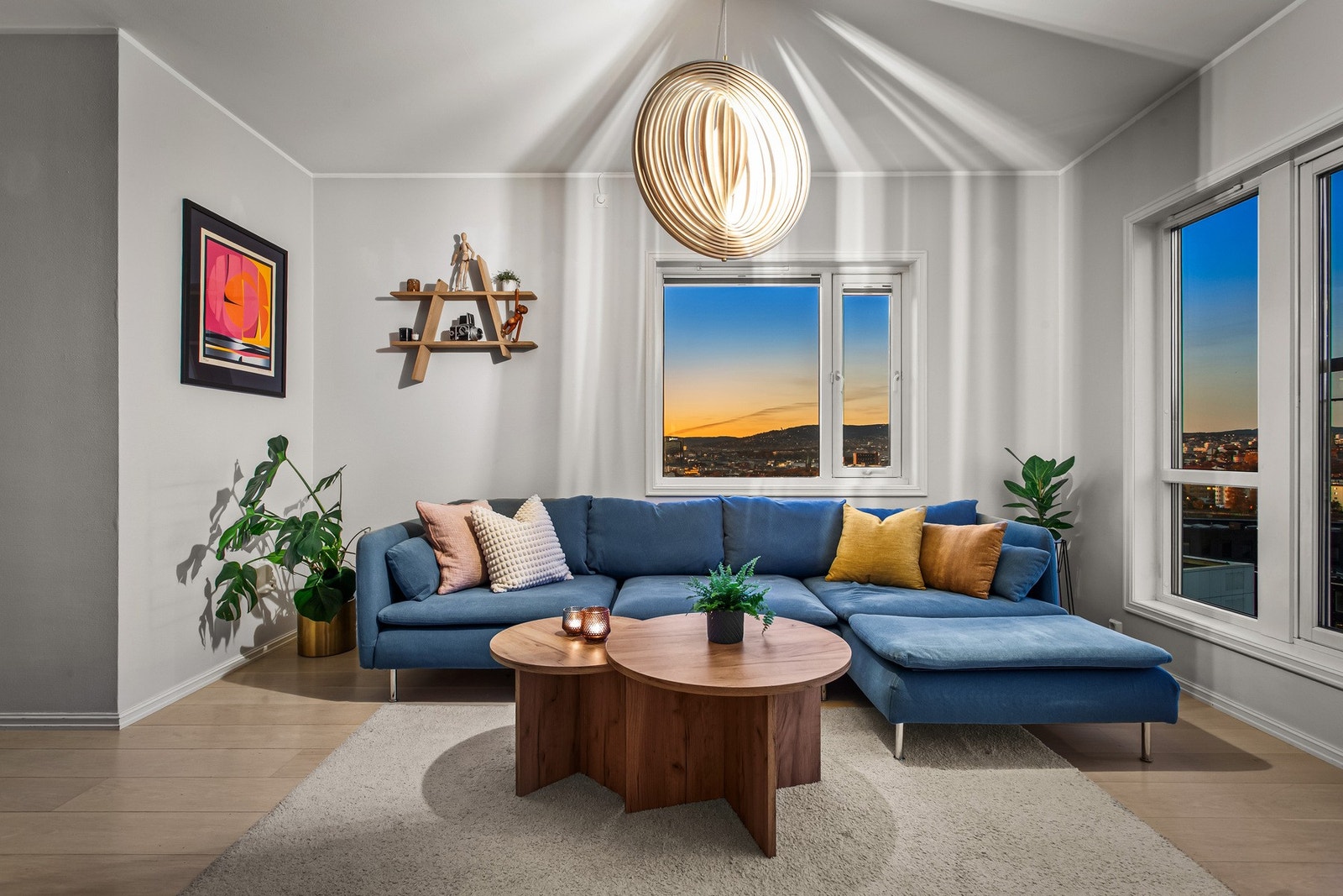 Kveldsstemning i stuen. Galleribilde