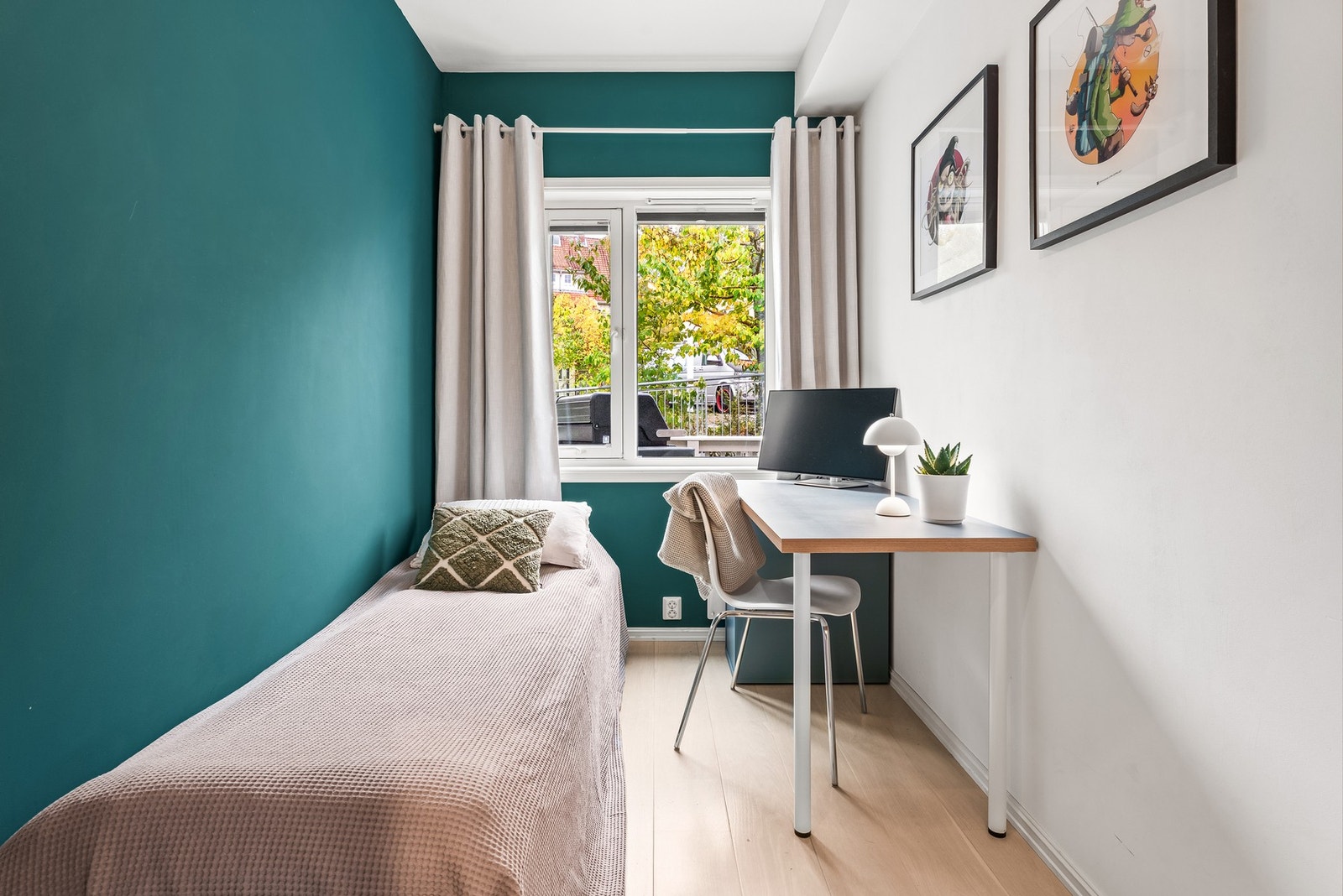 Soverom II har også fin plass til å innredes med seng og kontorpult. Galleribilde