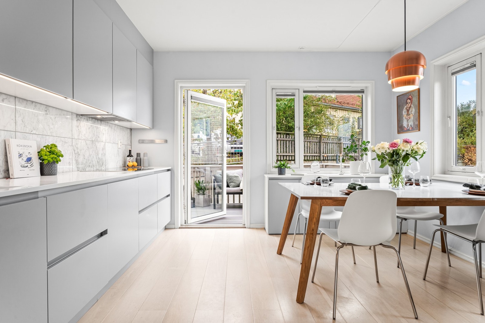 HTH-kjøkkenet, som var nytt i 2016, har et smakfullt og moderne design med gode benkeflater og rikelig med oppbevaringsplass. Galleribilde