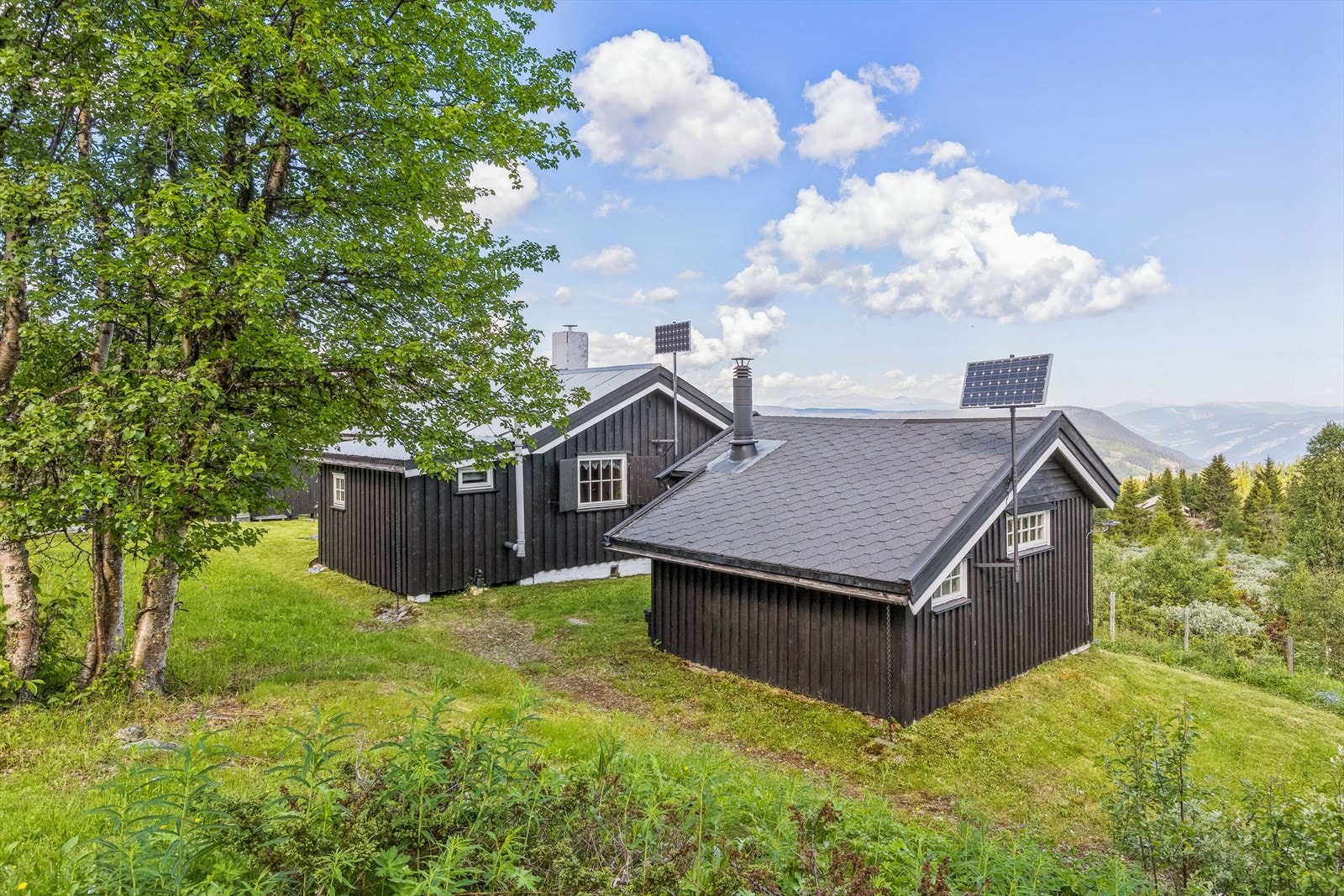 På eiendommen er det hytte, anneks og uthus. Galleribilde