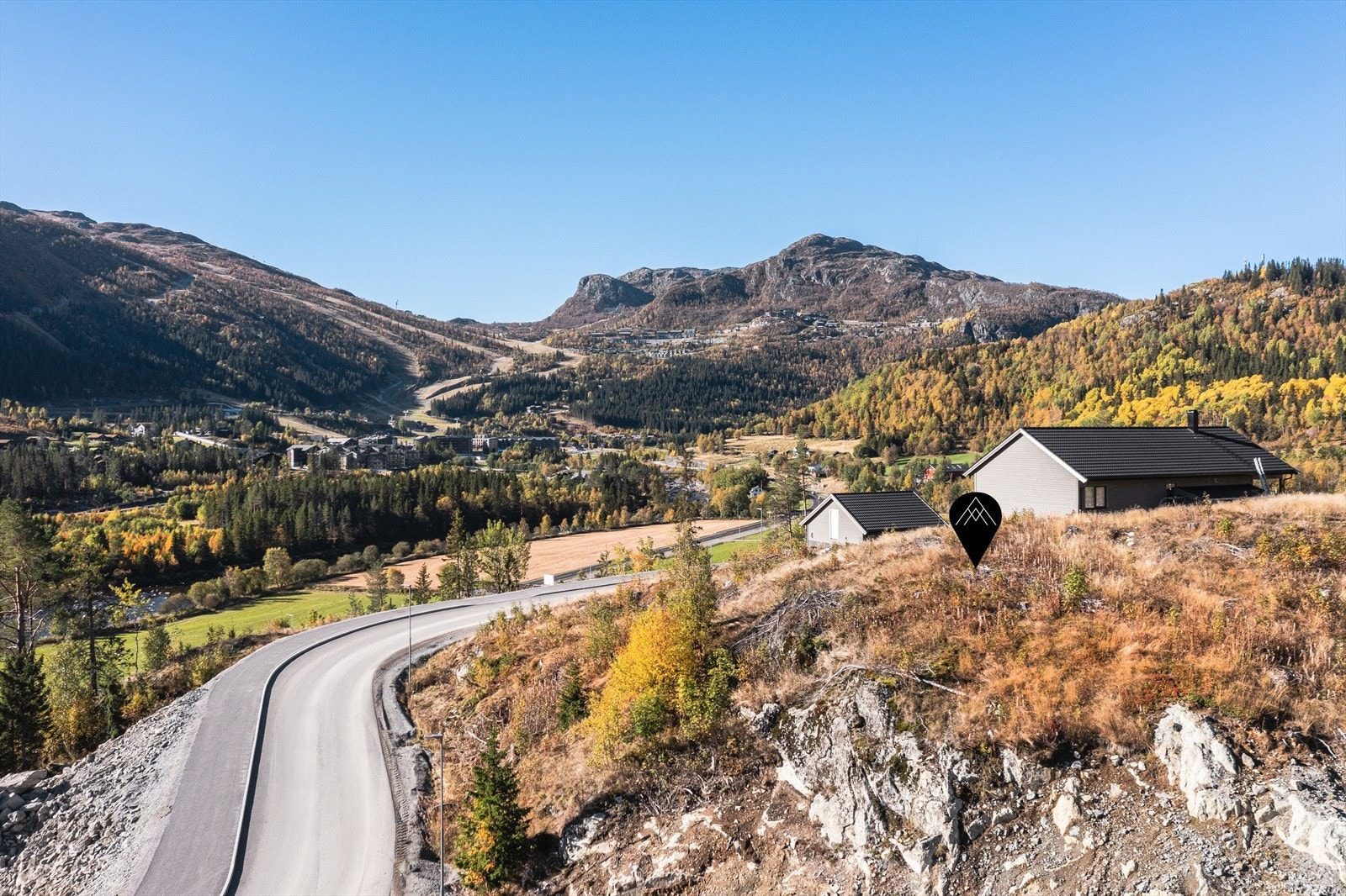 Meget attraktiv beliggenhet med panoramautsikt over Hemsedals mektige fjellpanorama! Galleribilde