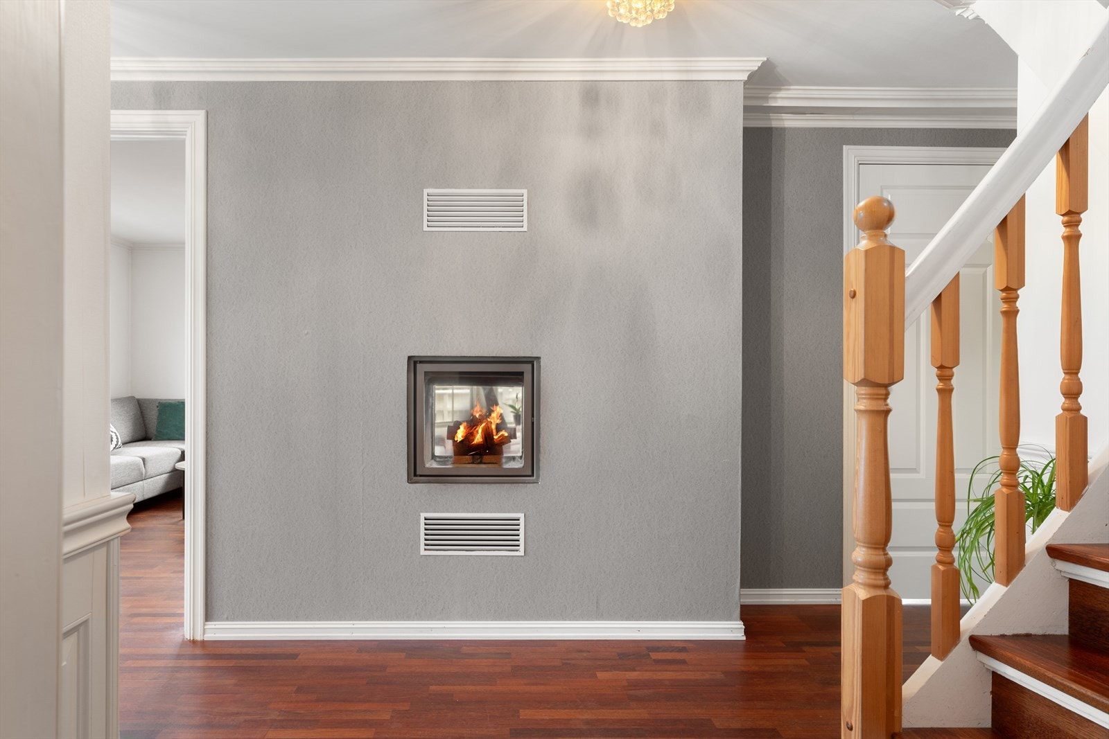 Den flotte peisovnen gir deilig varme til boligen på årets kaldeste dager Galleribilde