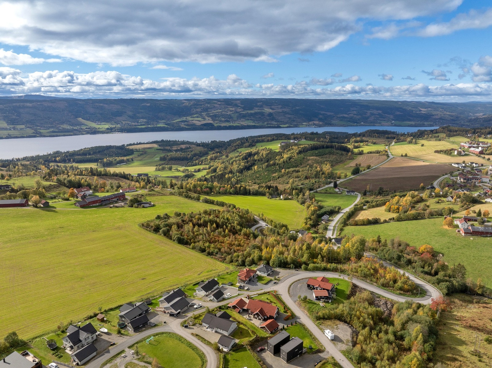 Almslia ligger luftig og solrikt til i bygda Galleribilde