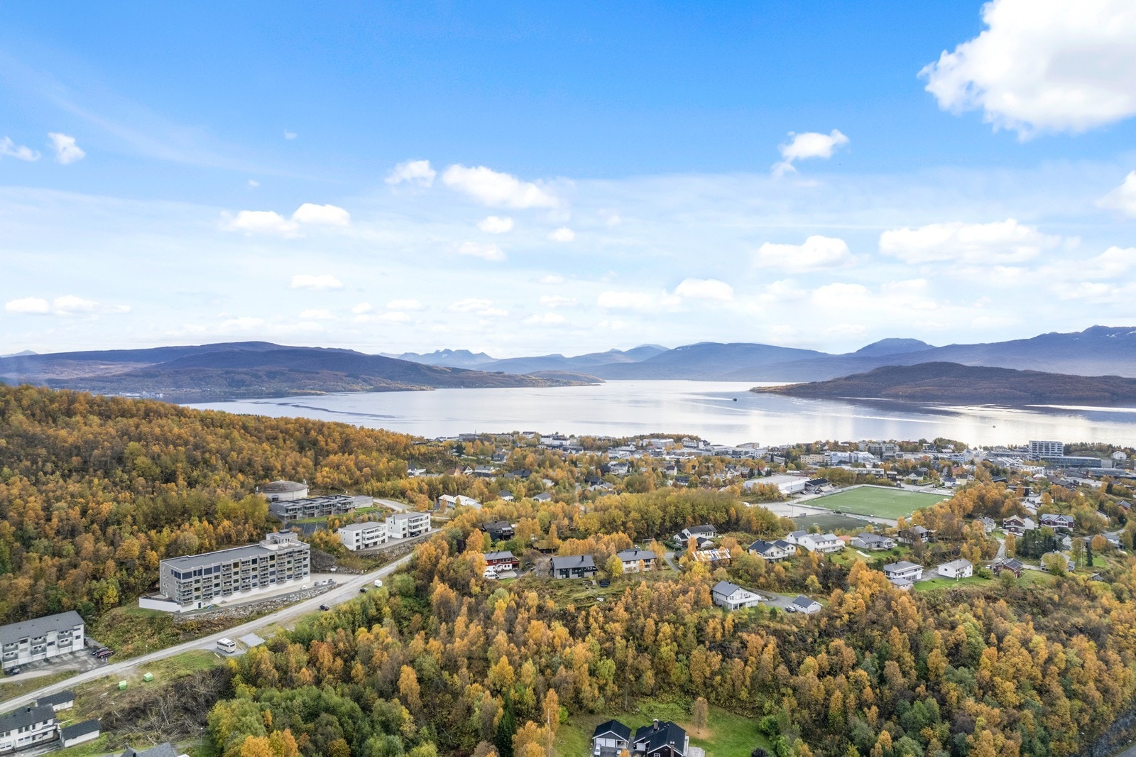 Stier til Varden og Appelsinhaugen starter rett i nærheten. Galleribilde