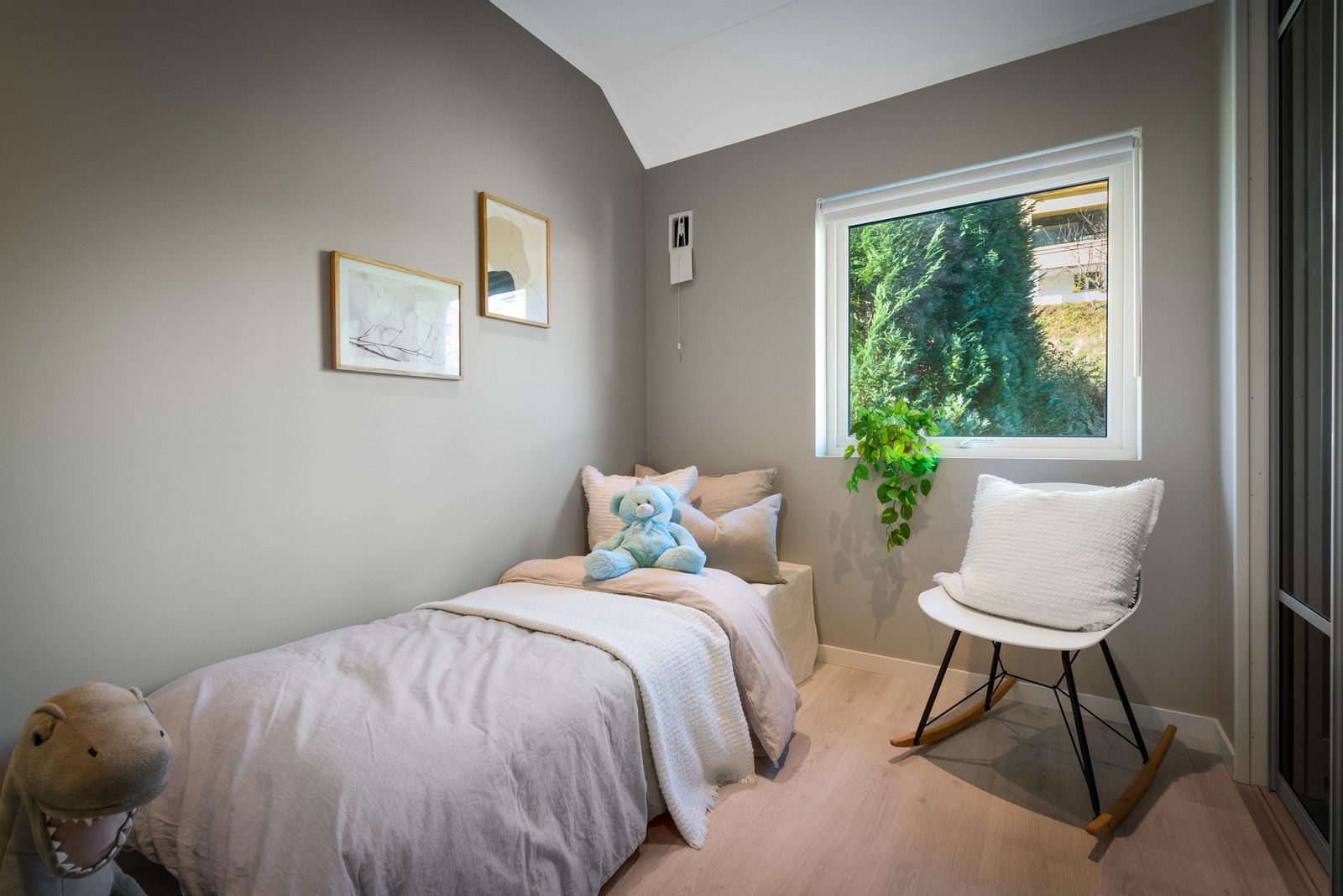 Felles for alle soverommene er behagelige fargetoner. Galleribilde