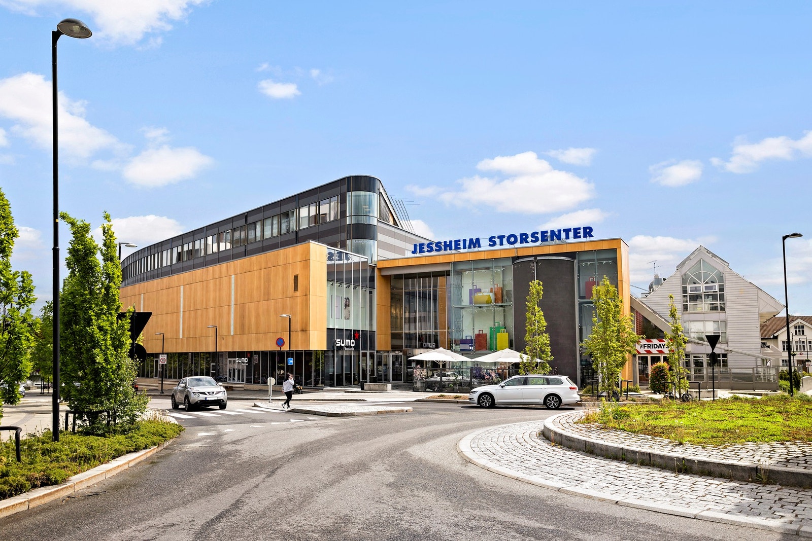 Jessheim Storsenter. Galleribilde