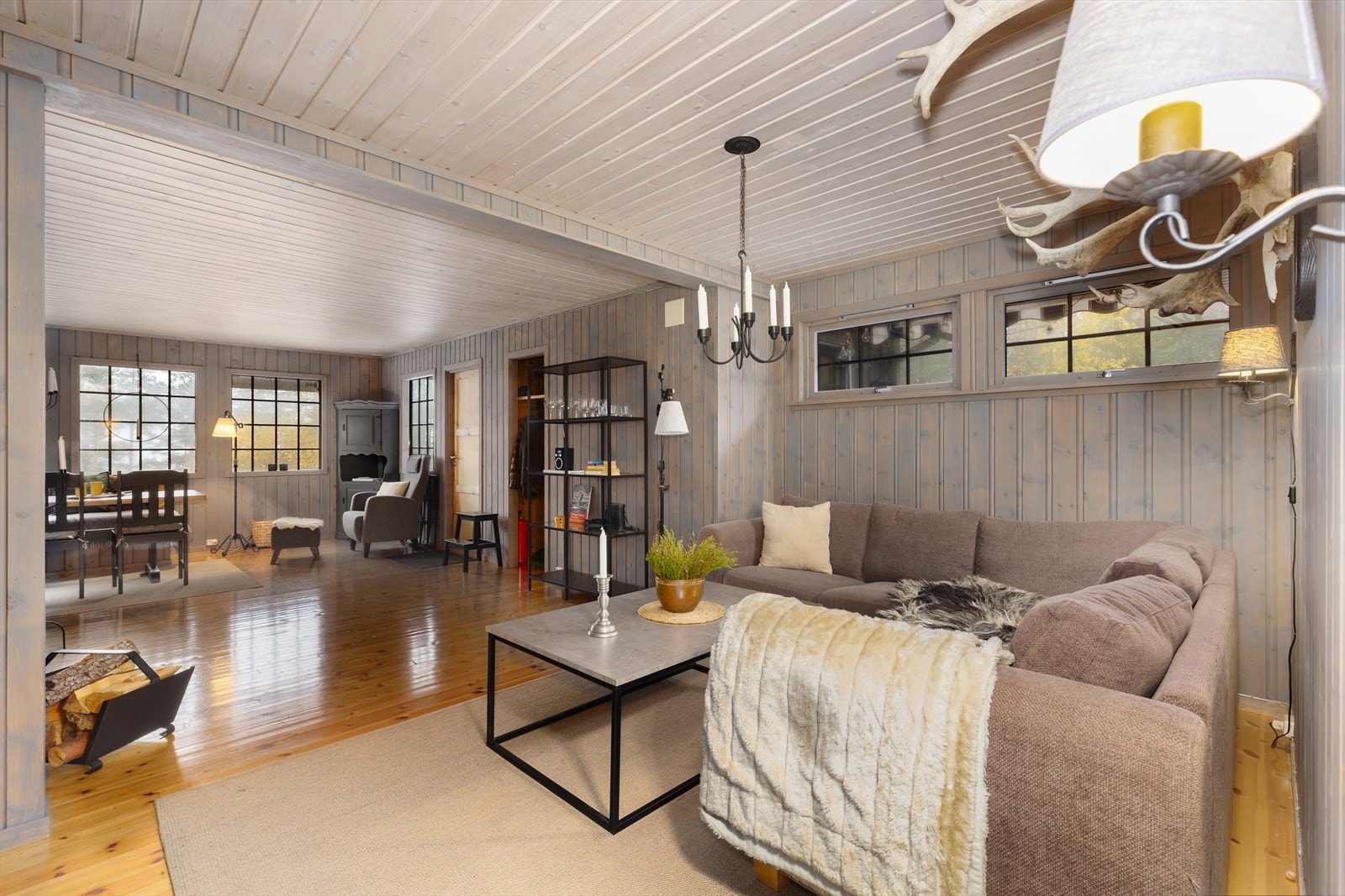 Romslig og lyst. Galleribilde