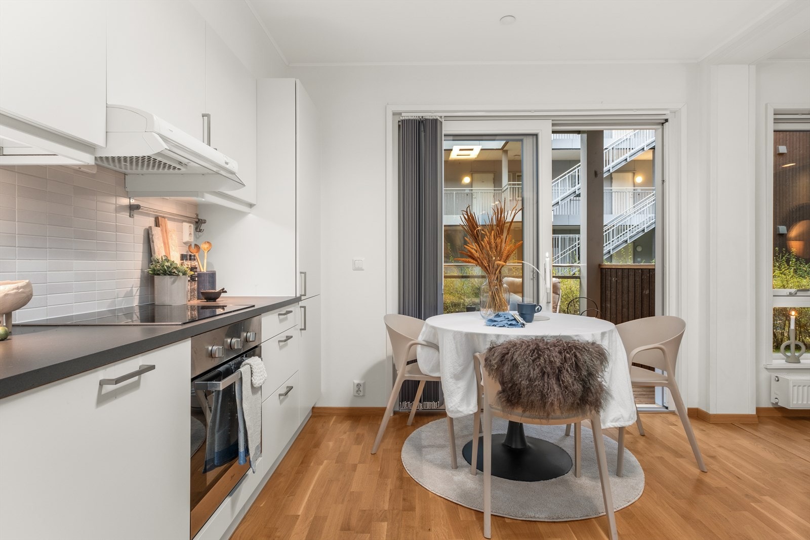 Fra stuen har du adkomst til overbygd terrasse på 7 m². Galleribilde