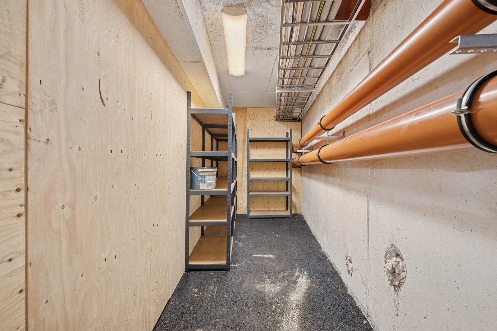 Bod på 7kvm i felles kjeller. Galleribilde