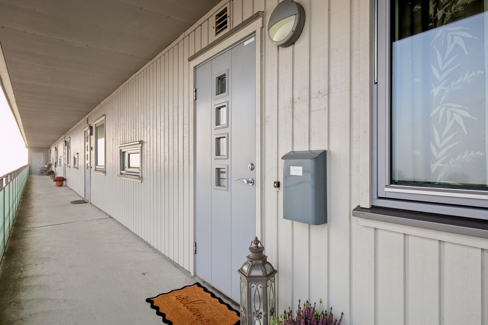 Adkomst fra svalgang. Galleribilde