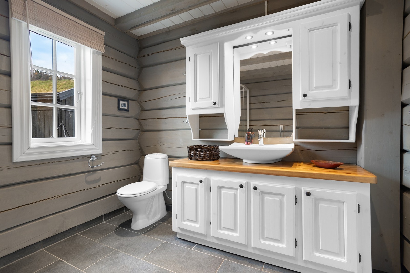 Flislagt gulv med varmekabler Galleribilde