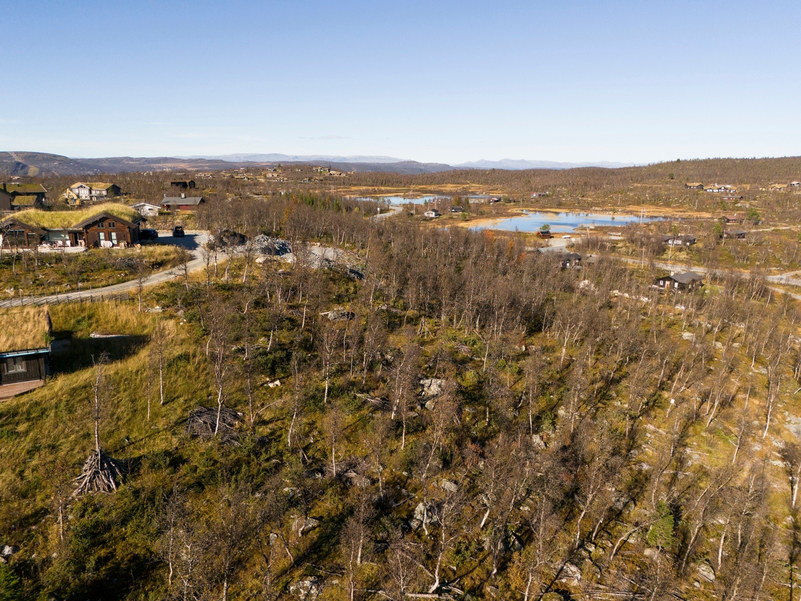 Tomten ligger på veletablerte og populære Solhovda på Kikut Galleribilde