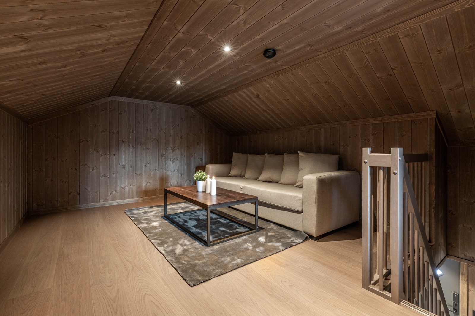 Hemserom som fungerer perfekt som en ekstra stue, lekerom for barna eller ekstra sengeplass. Galleribilde