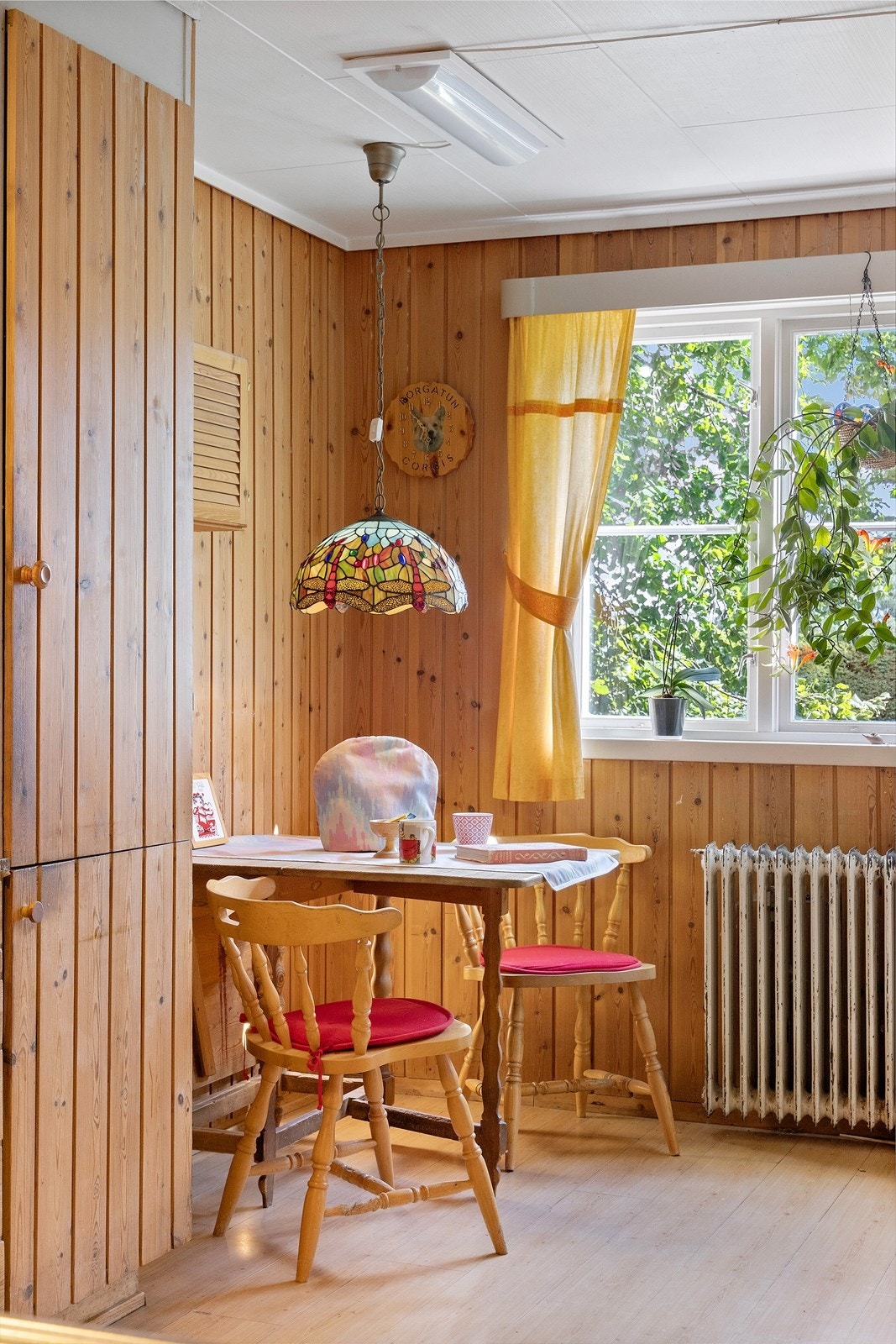 Spiseplass på kjøkkenet. Galleribilde