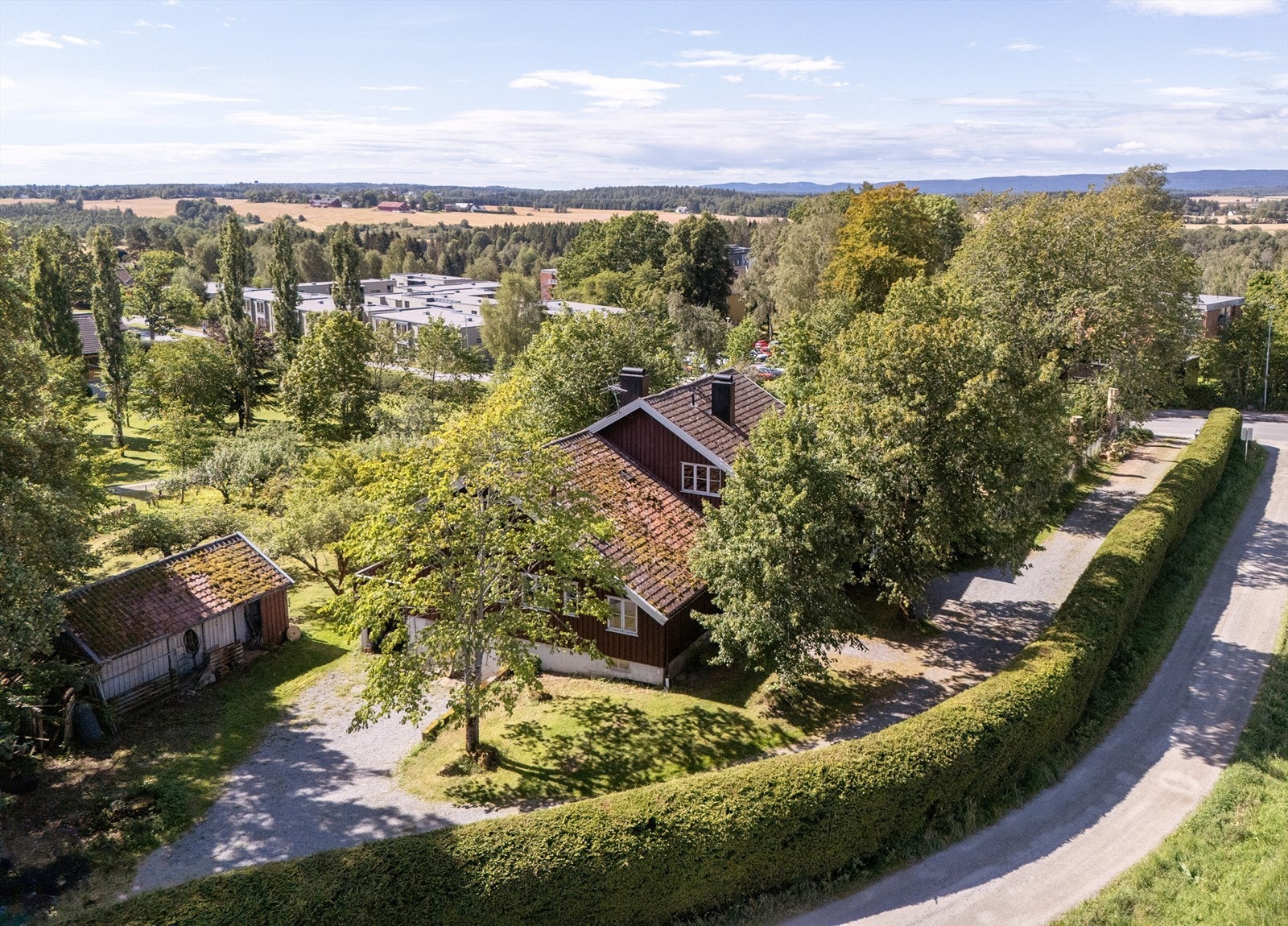 Eiendom med stort potensiale i et populært og attraktivt boligområde i Ås. Galleribilde