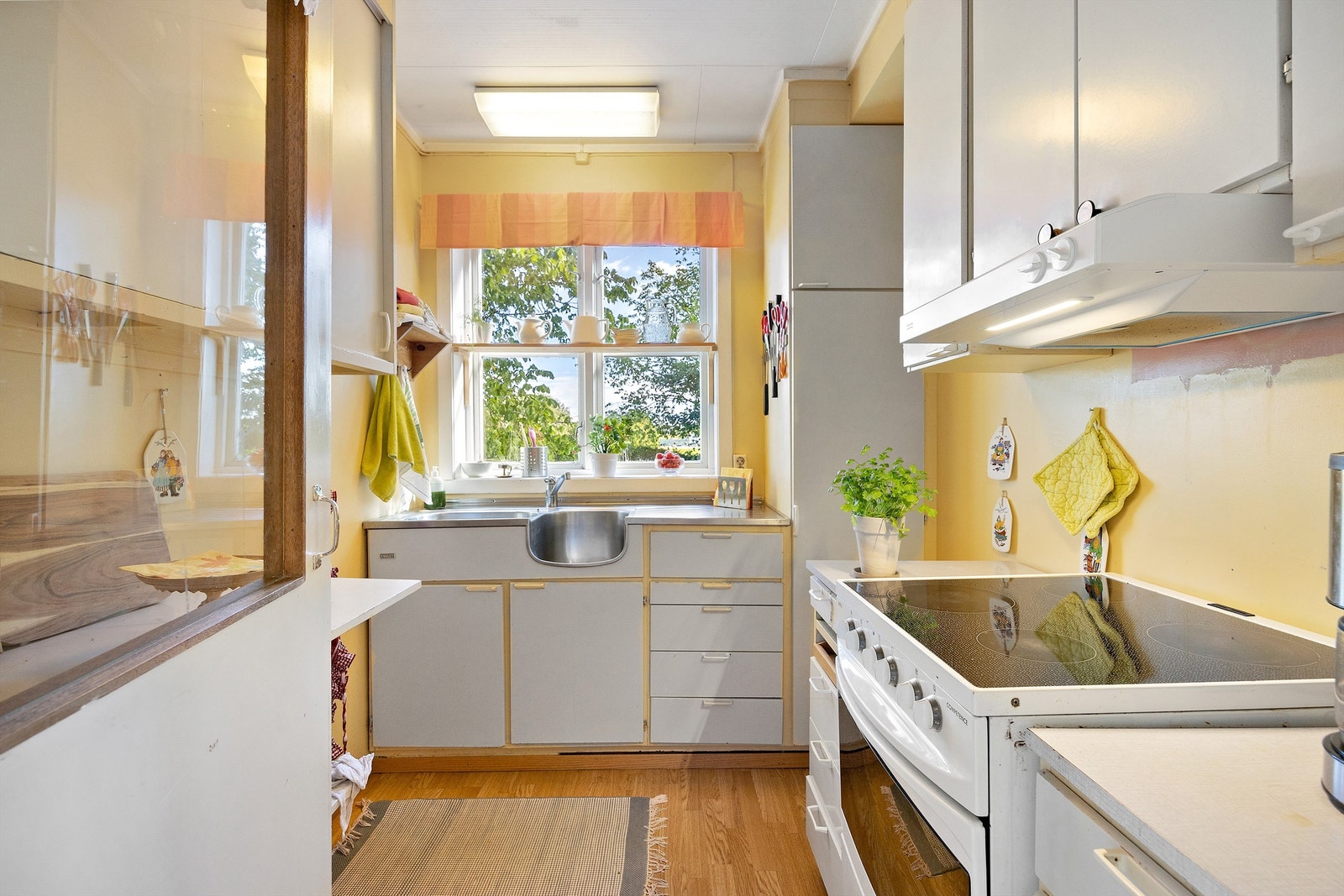 Kjøkken i leilighet fra 1972. Galleribilde