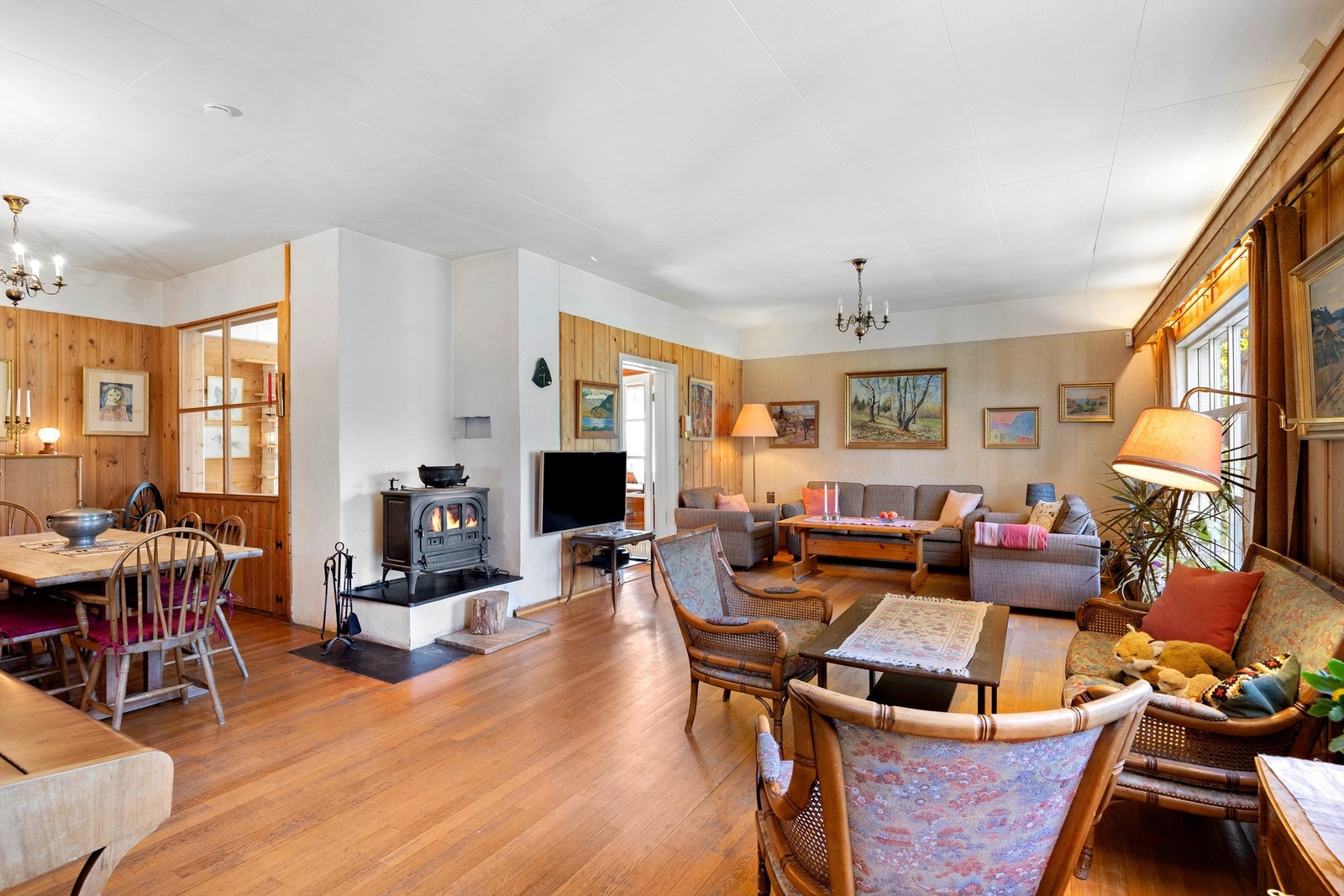 Utformingen av rommet gjør det lett å møblere og skape ulike soner. Galleribilde