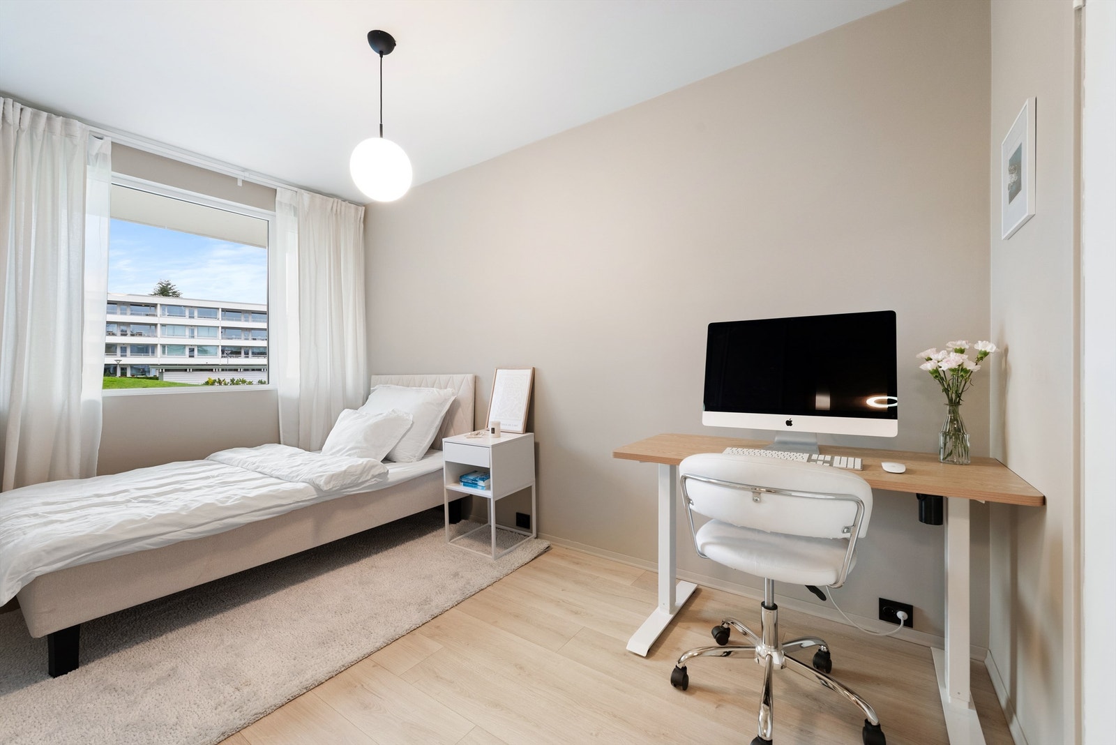 Her er det mulighet for å innrede rommet til kontor Galleribilde