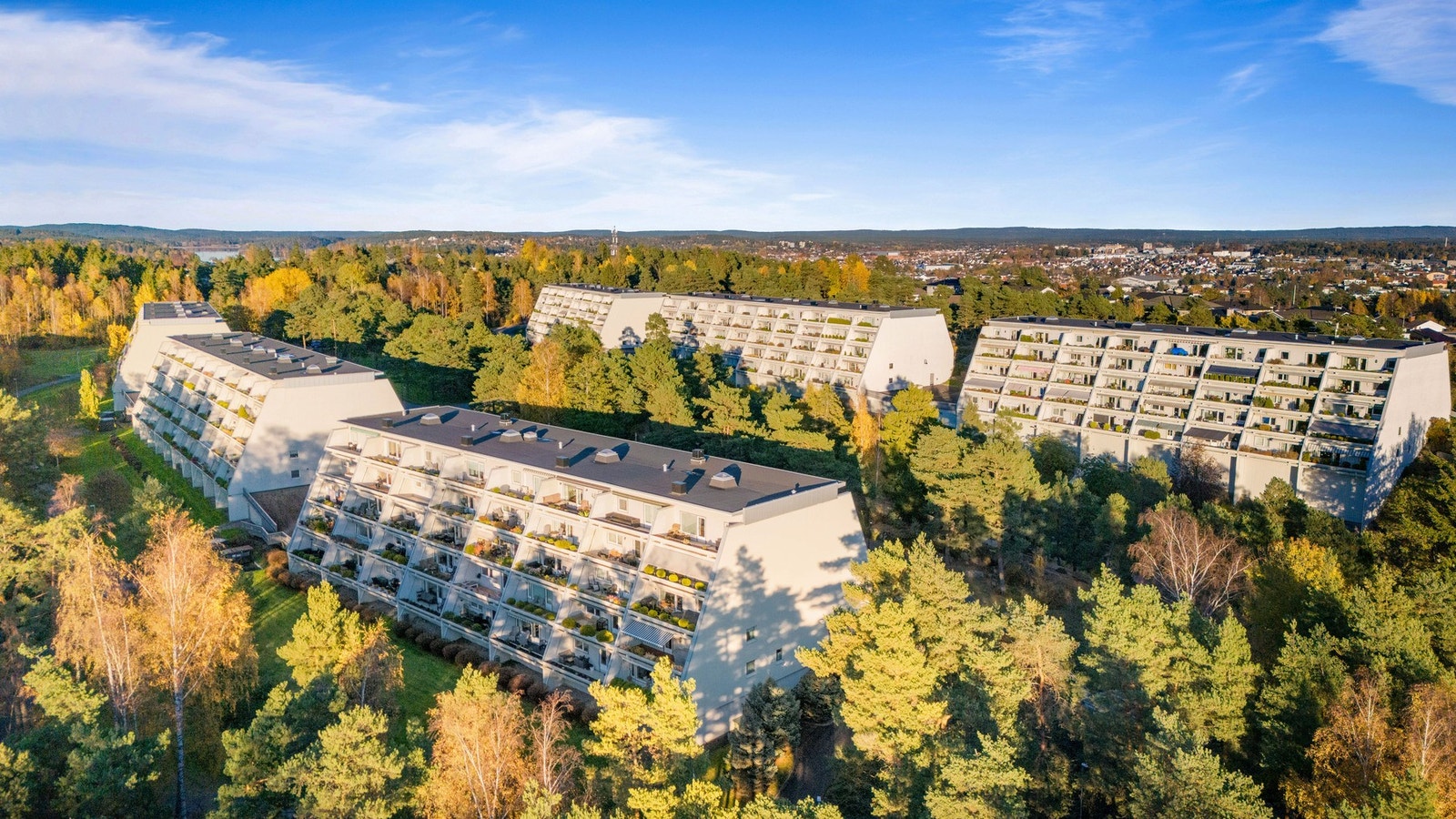 Her bor man skjermet fra byens kjas og mas, samtidig som det er kort vei til alle fasiliteter. Galleribilde