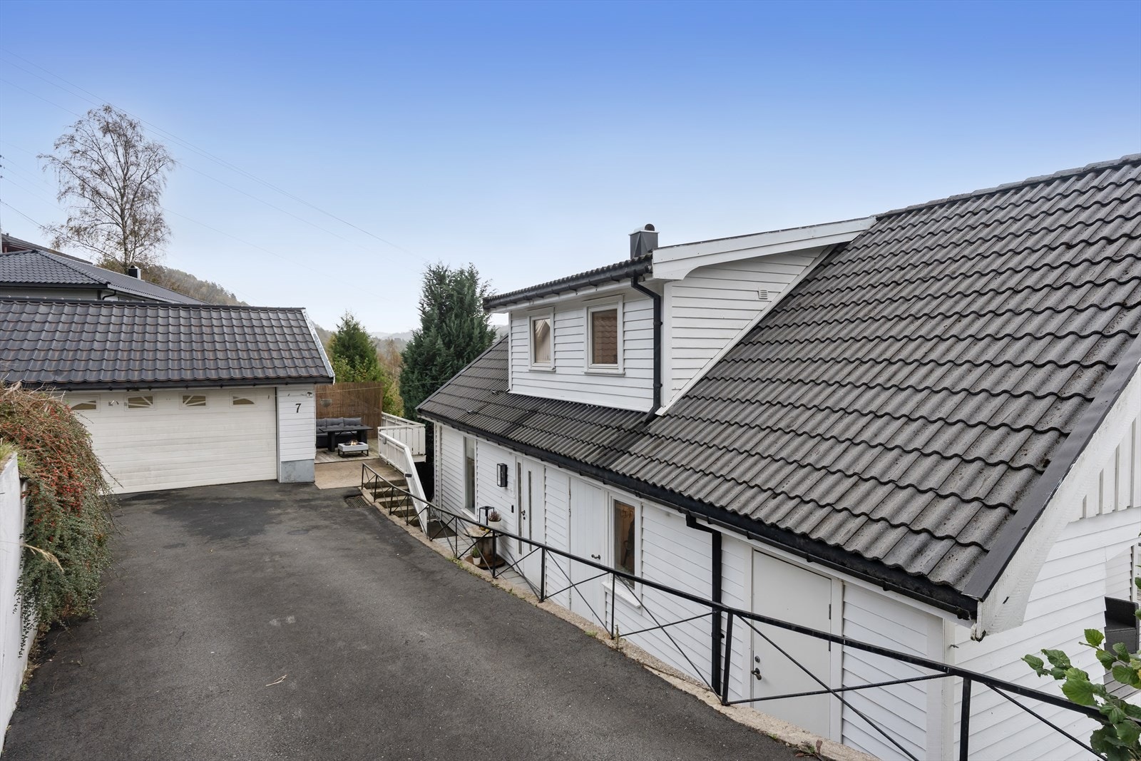 God plass til parkering og enkel tilgang til garasje. Galleribilde