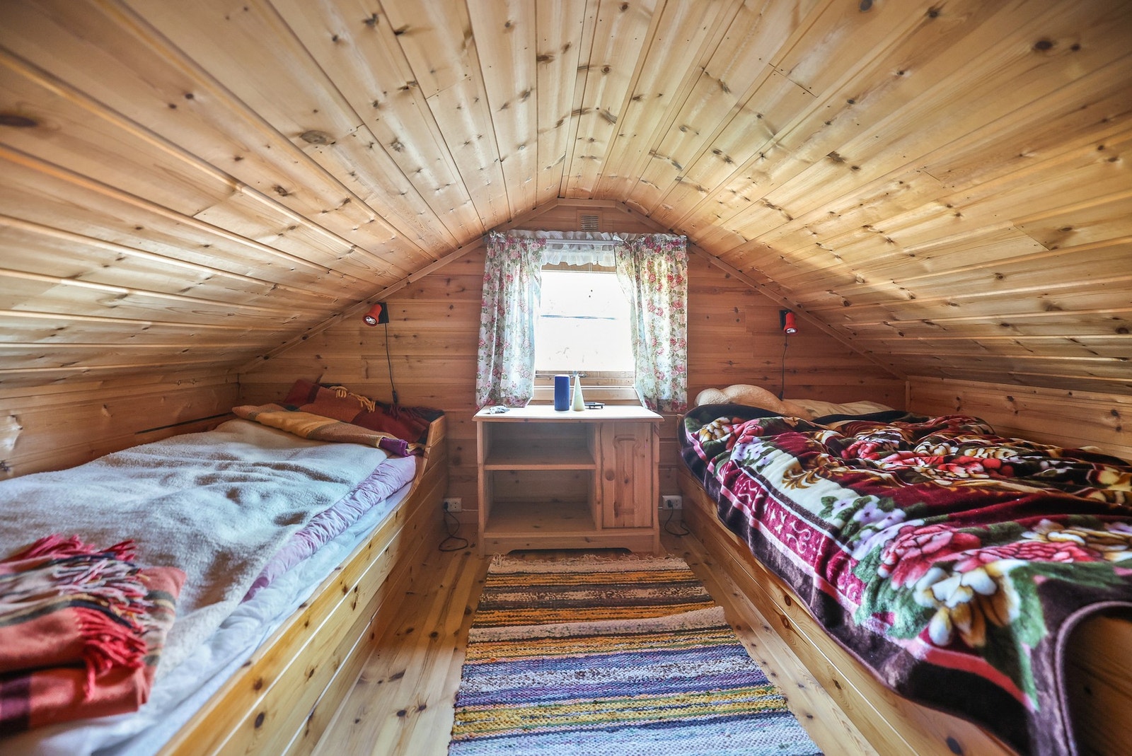 Loftet sørger for gode lagringsmuligheter. Galleribilde